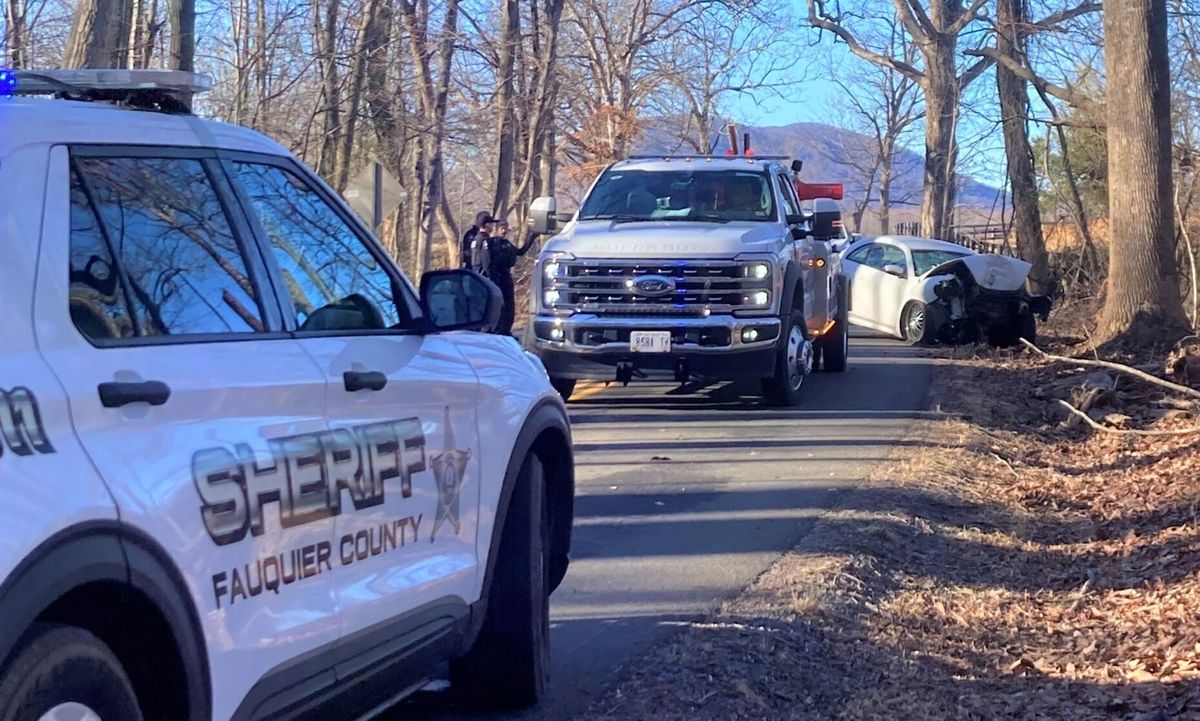 One dead, two injured in single-vehicle crash near Hume