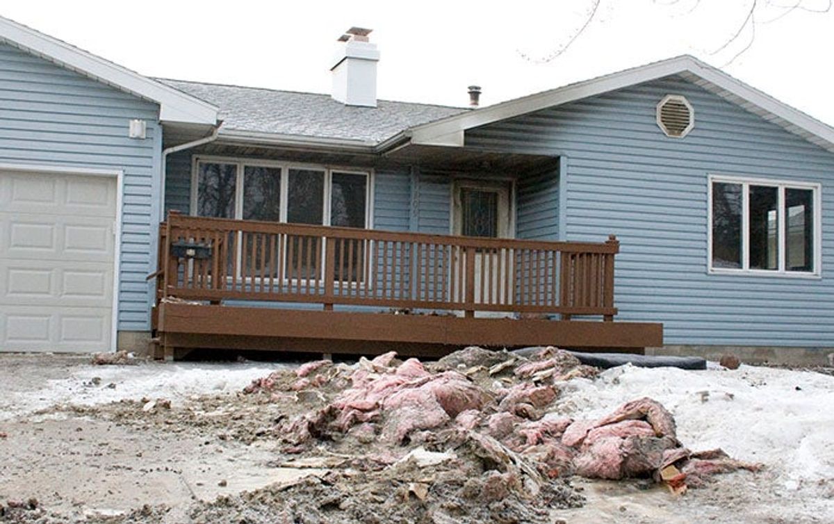 Updated: House in Albert Lea catches fire