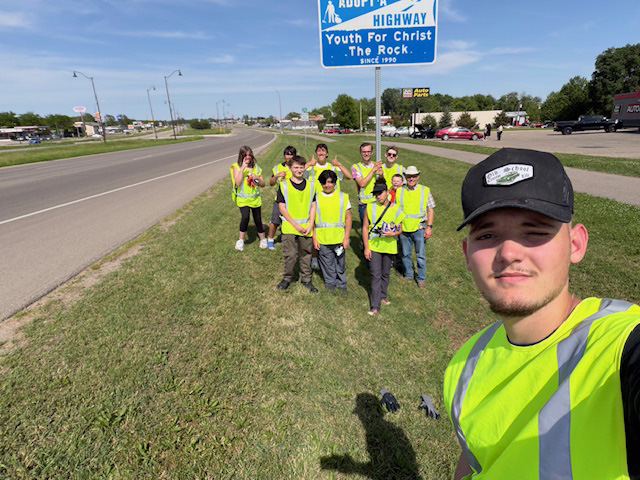 YFC volunteers clean up Albert Lea ditch