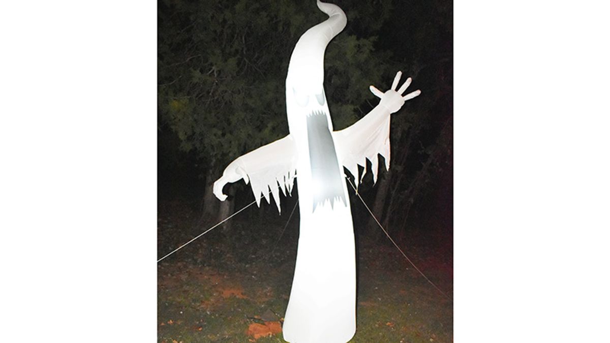 Halloween displays back on Booger Hollow