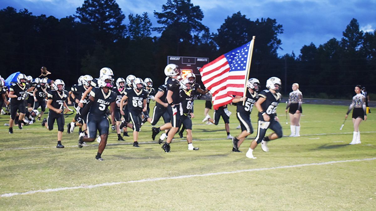 Beulah rallies past Geneva 49-35