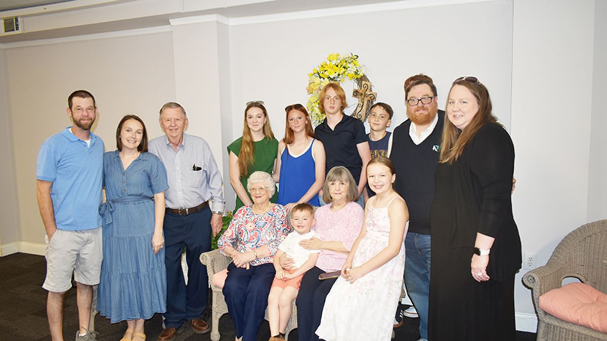 Avis Rice turns 100 Lanett’s Plant City Baptist Church hosted a reception for longtime member Avis Rice as family and friends gathered to celebrate her 100th birthday.