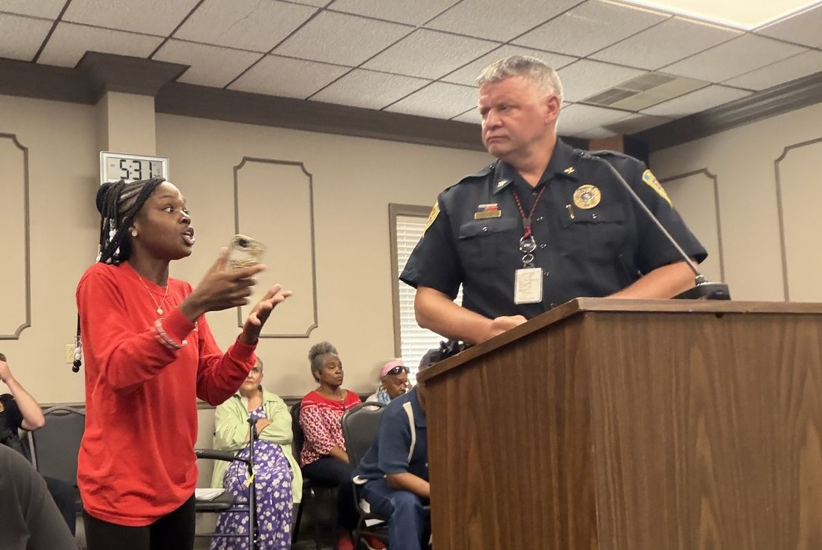 Large crowd addresses concerns over Sikeston DPS actions with City Council