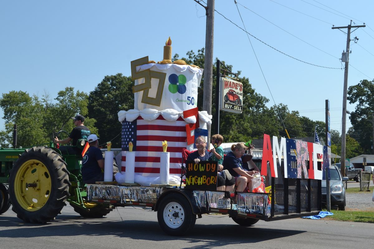 Benton Neighbor Days parade draws crowds despite early Septe...