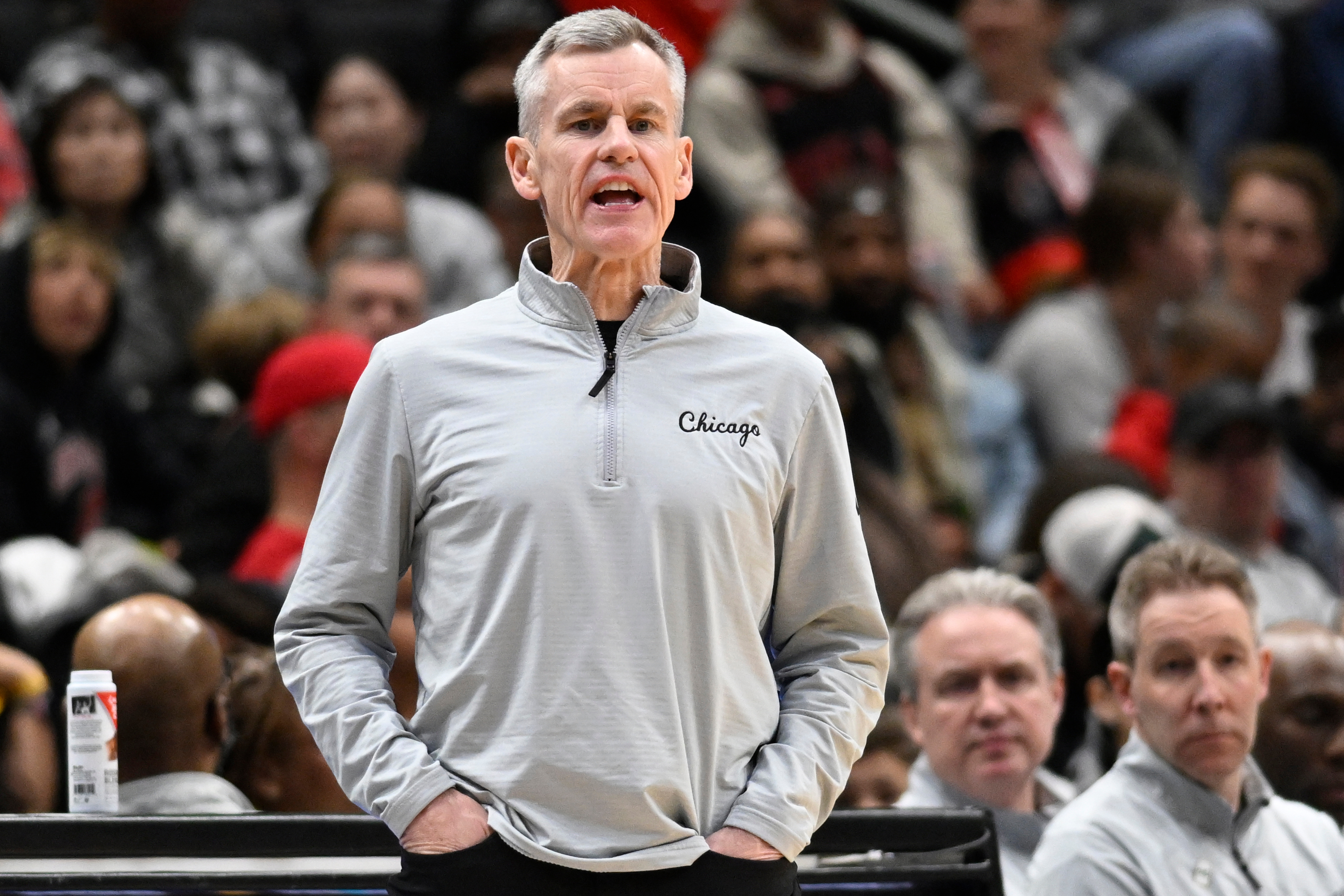 超美品 13AW COACH BILLY REID 定価19万円 Chicago Bulls coach Billy Donovan resigns after 6 seasons