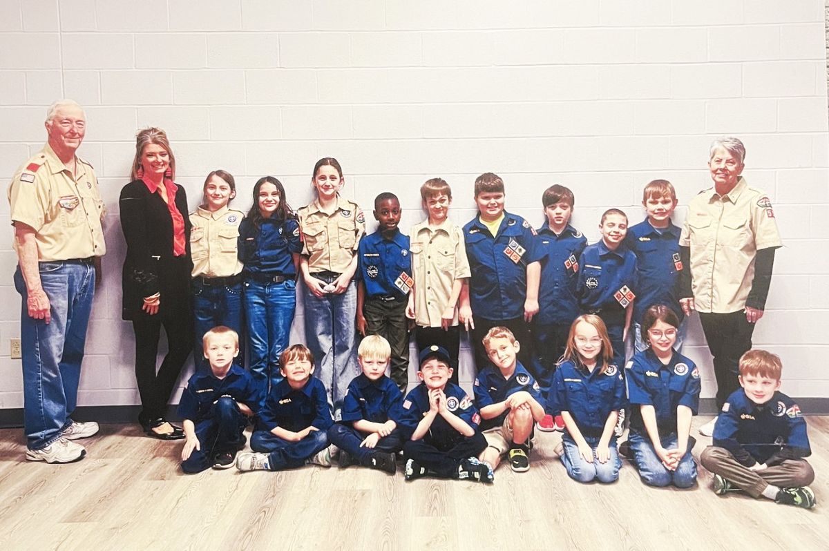 Sikeston Cub Scout Den 59 tours YMCA for personal fitness award