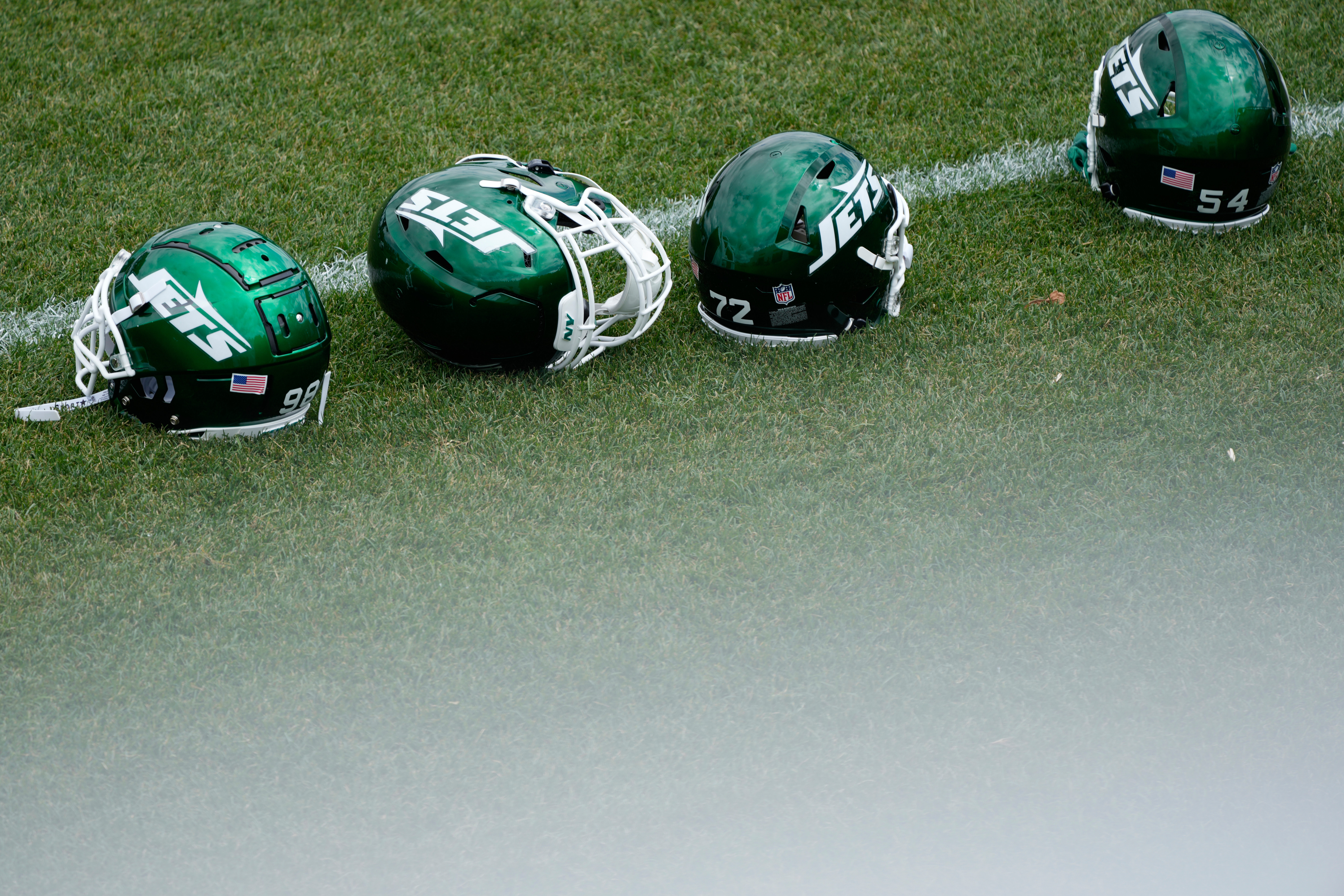 NFL Fans Have Plenty To Say About The New York Jets' Insane New  State-Of-The-Art Locker Room That Even Includes A Barber Shop, image size:3840x2560