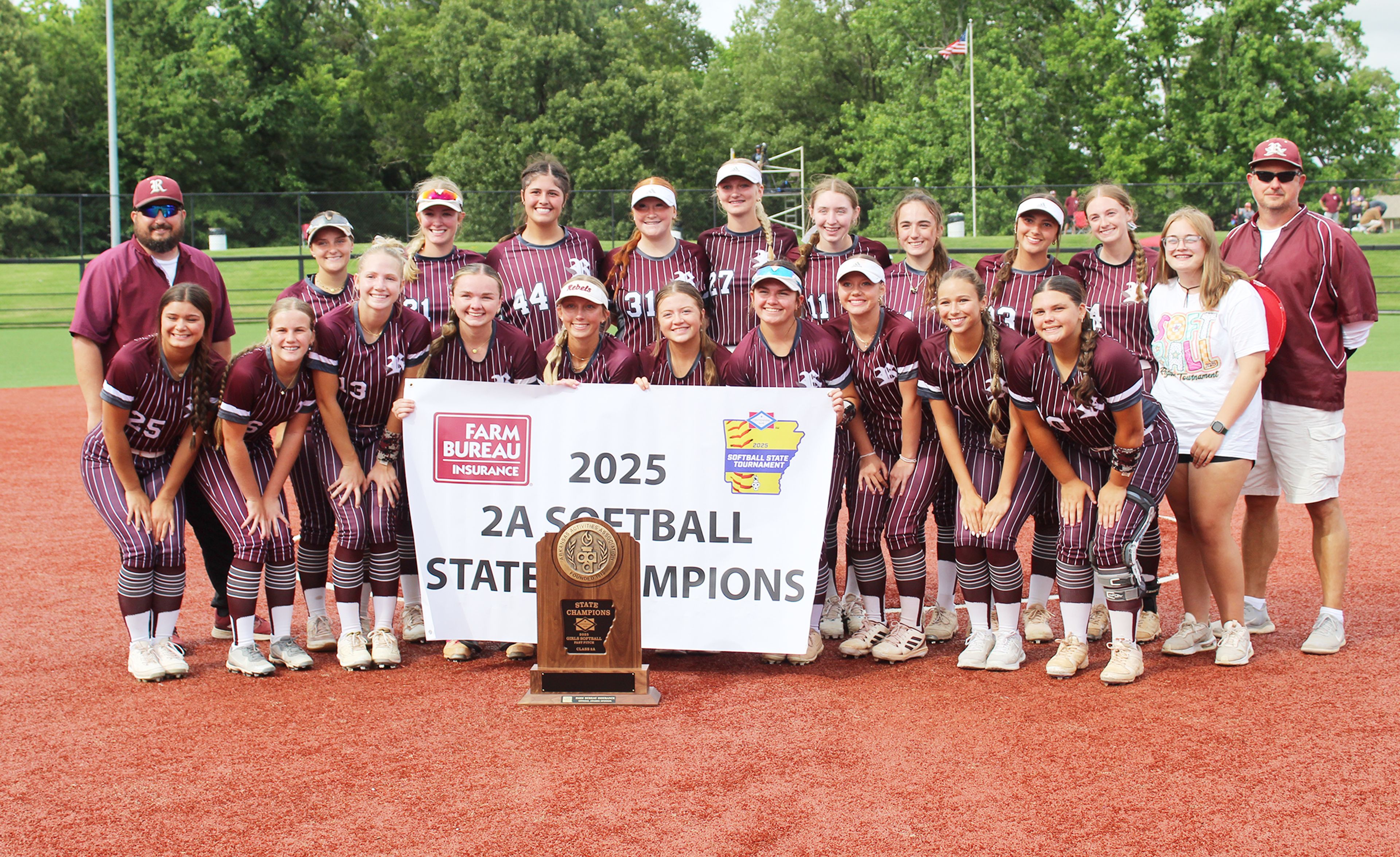 Riverside softball defeats Hackett for state title
