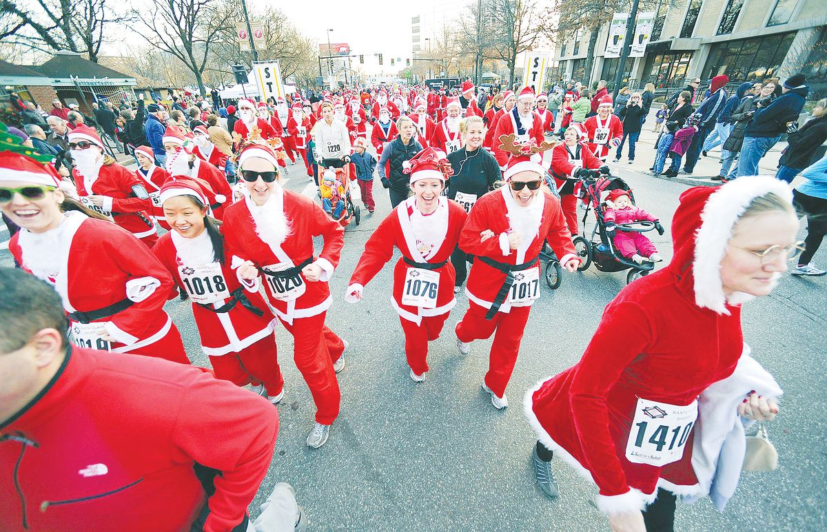 1,000 Santas set pace for Christmas festivities