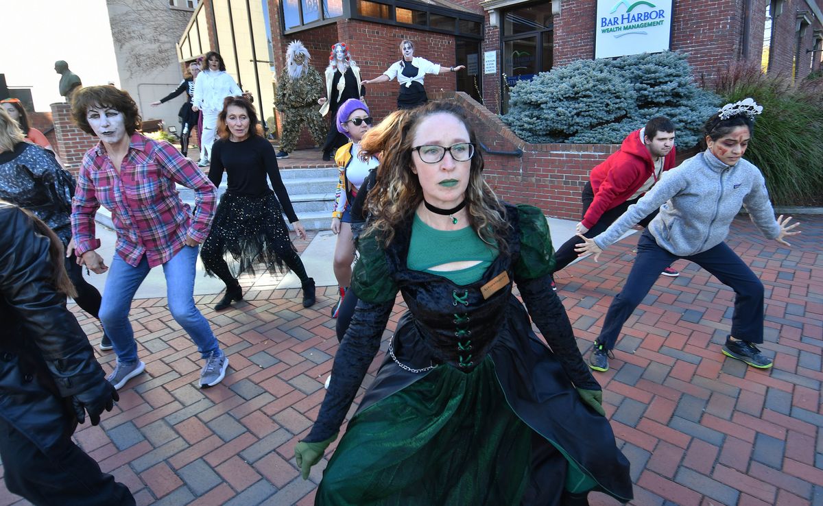 Costumed kids, dogs fill downtown Nashua for Monster Mash, H...