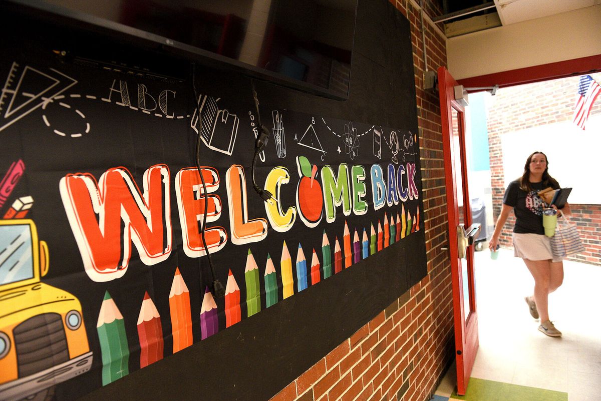 Auburn Village School welcomes new principal, nearly a dozen...