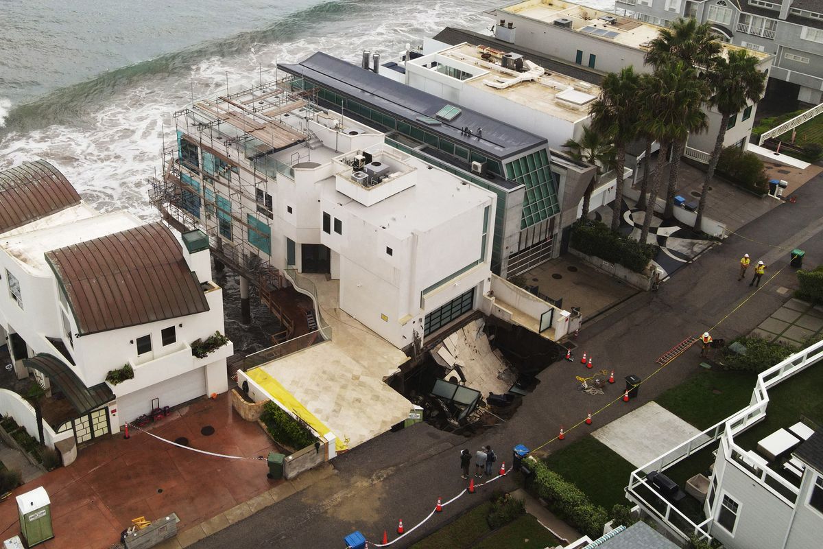 Malibu's million-dollar mansions, burned by fire, face a new...
