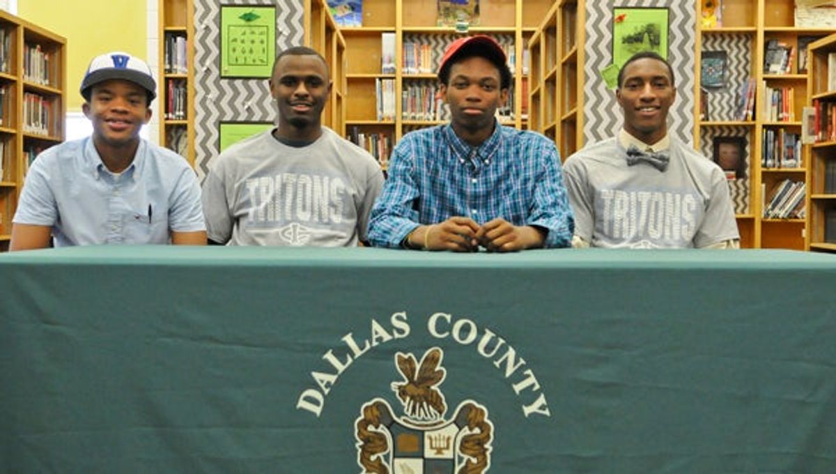 Keyonis Perry Four Hornets sign scholarships to play college basketball