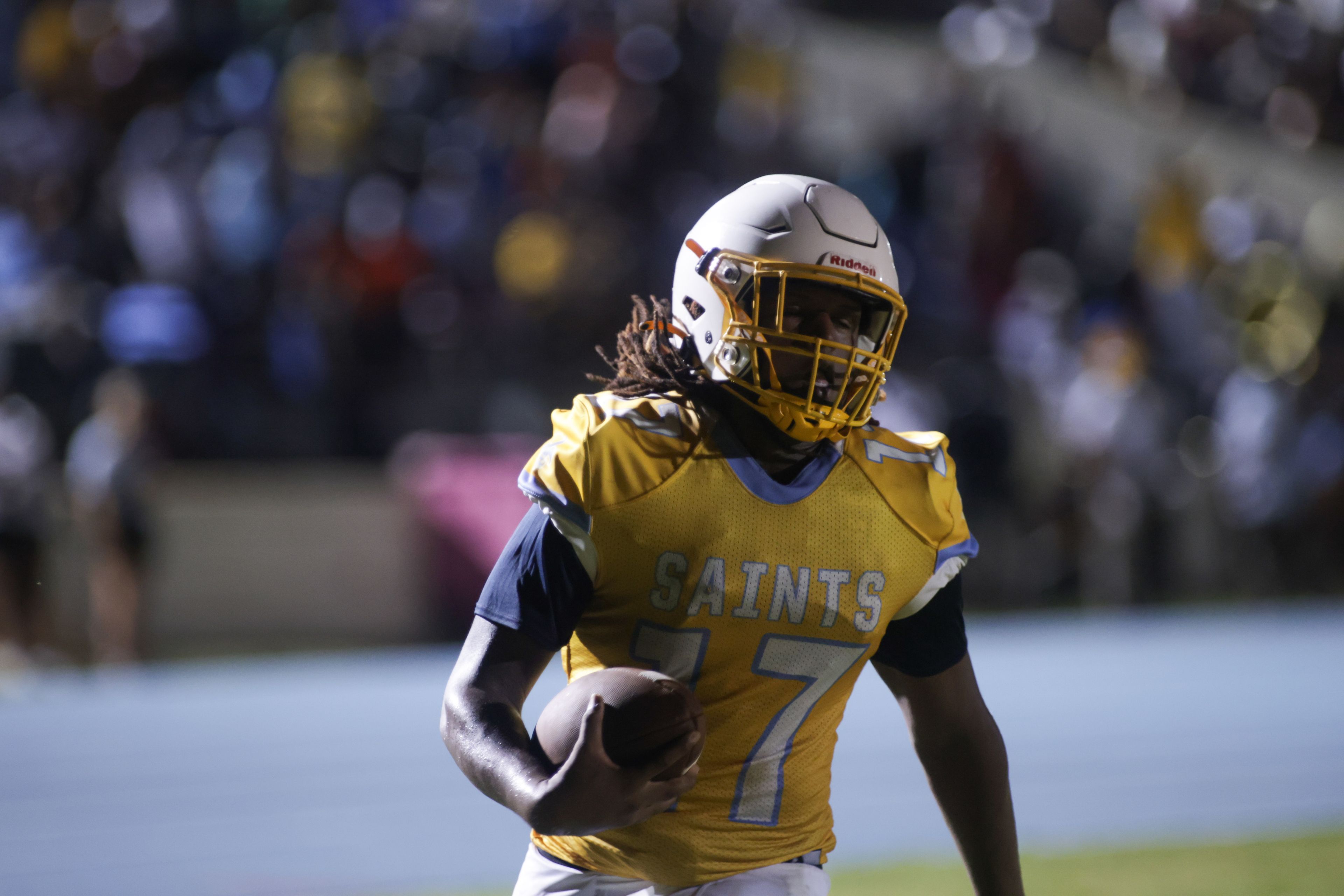 Selma moves to 3-0 with win over Holt
