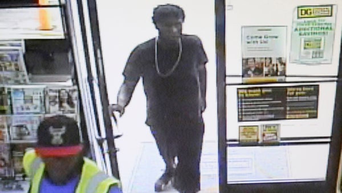 Suspects wanted in Dollar General robbery