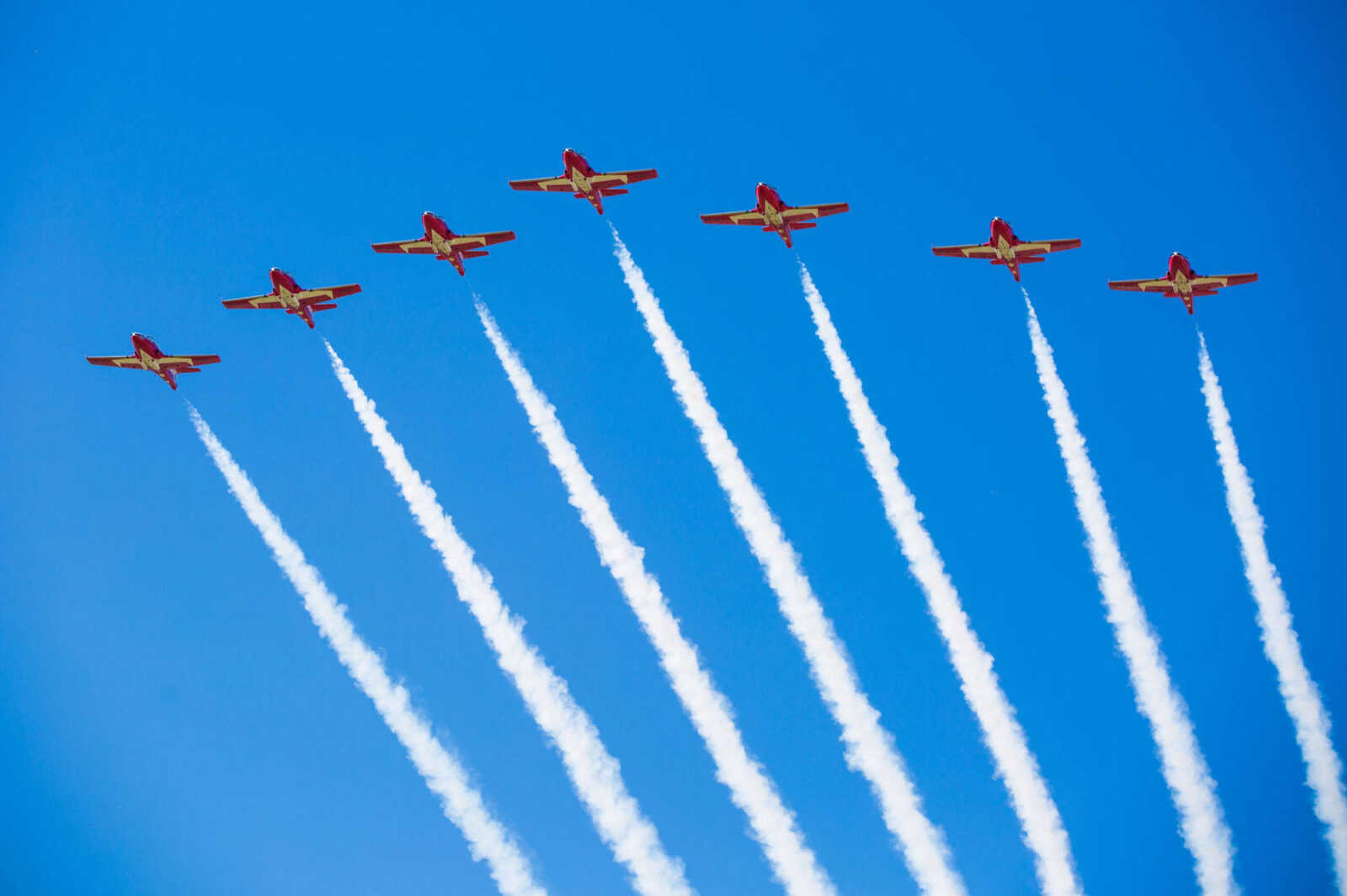 Cape Girardeau Air Show 2014
Canada Snowbirds (Wes Langston)