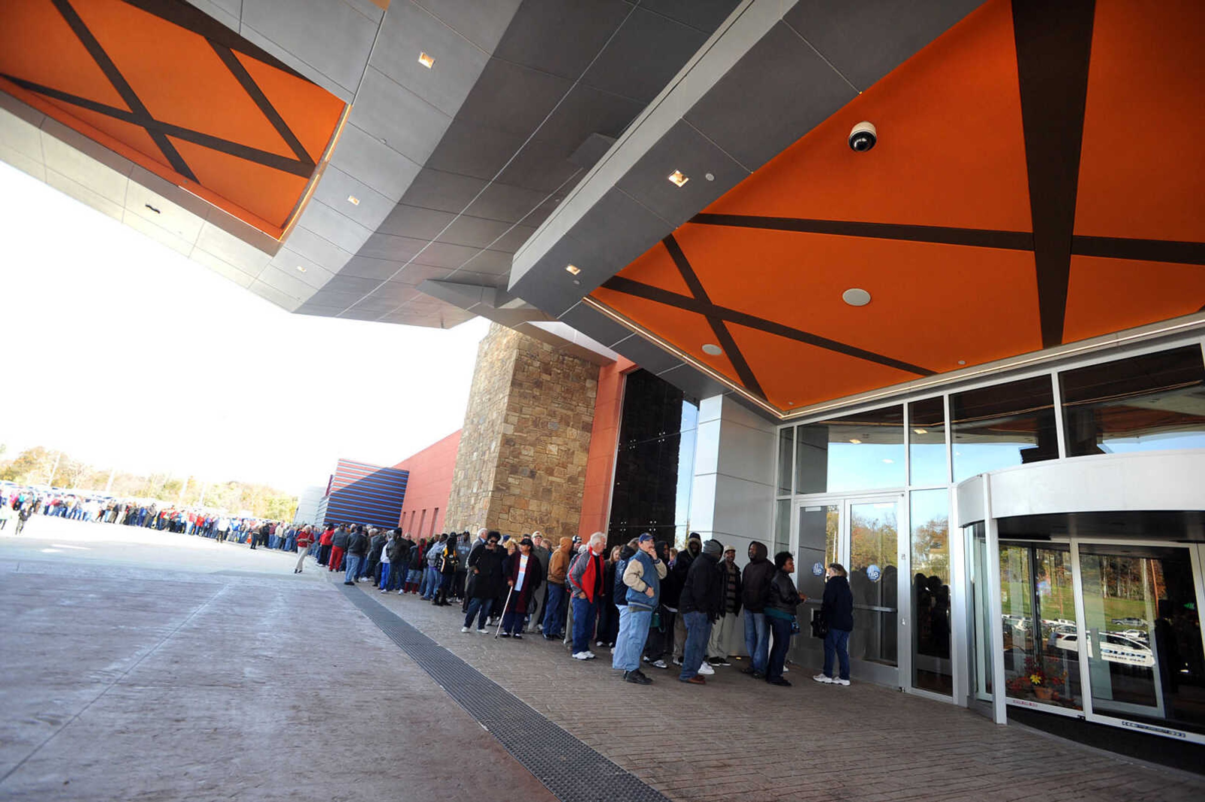 LAURA SIMON ~ lsimon@semissourian.com
People line up outside for opening day Tuesday morning, Oct. 30, 2012 of Isle Casino Cape Girardeau.