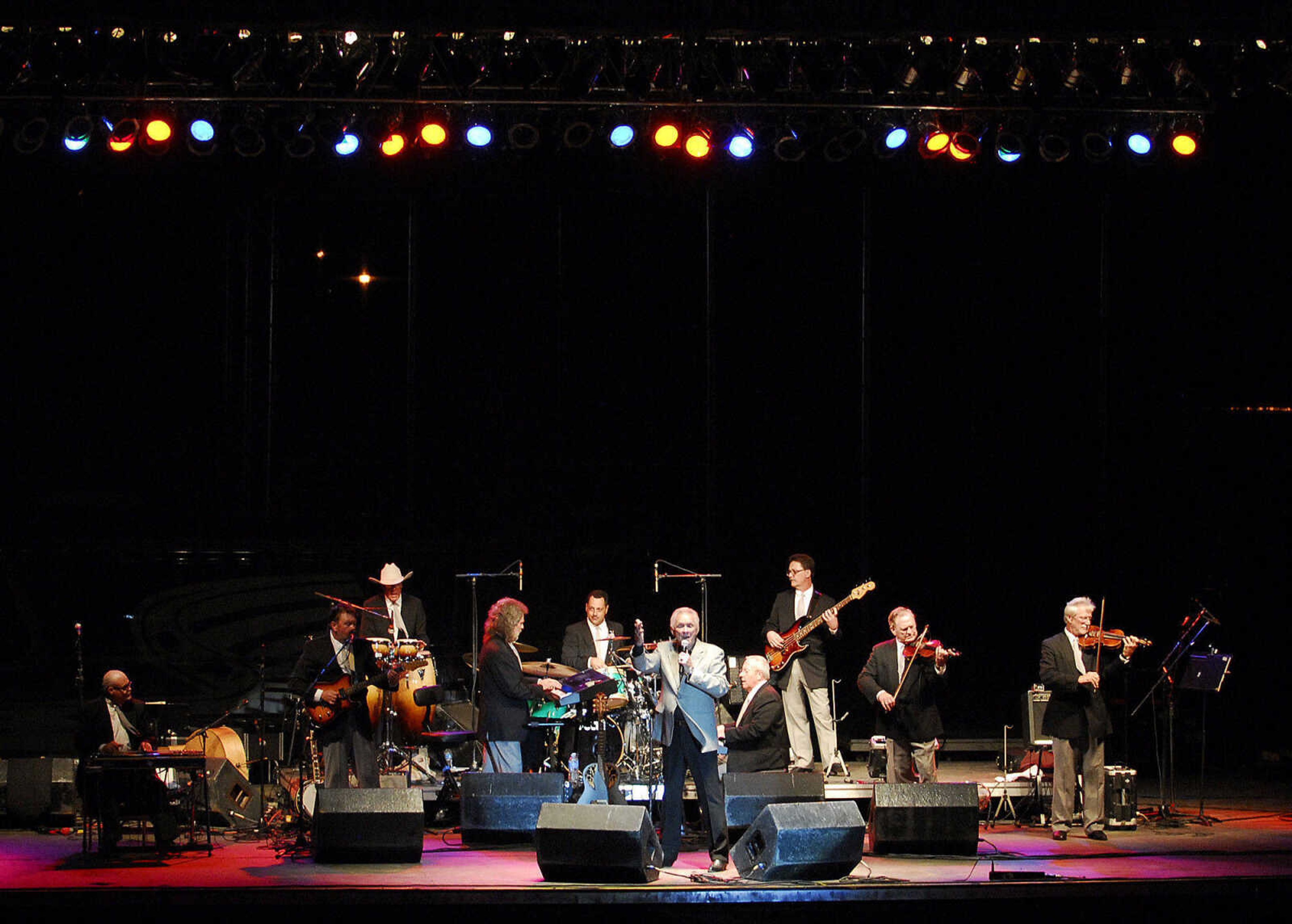 LAURA SIMON~lsimon@semissourian.com
Mel Tillis and his band perform Thursday, September 16, 2010 during the 155th Annual SEMO District Fair.