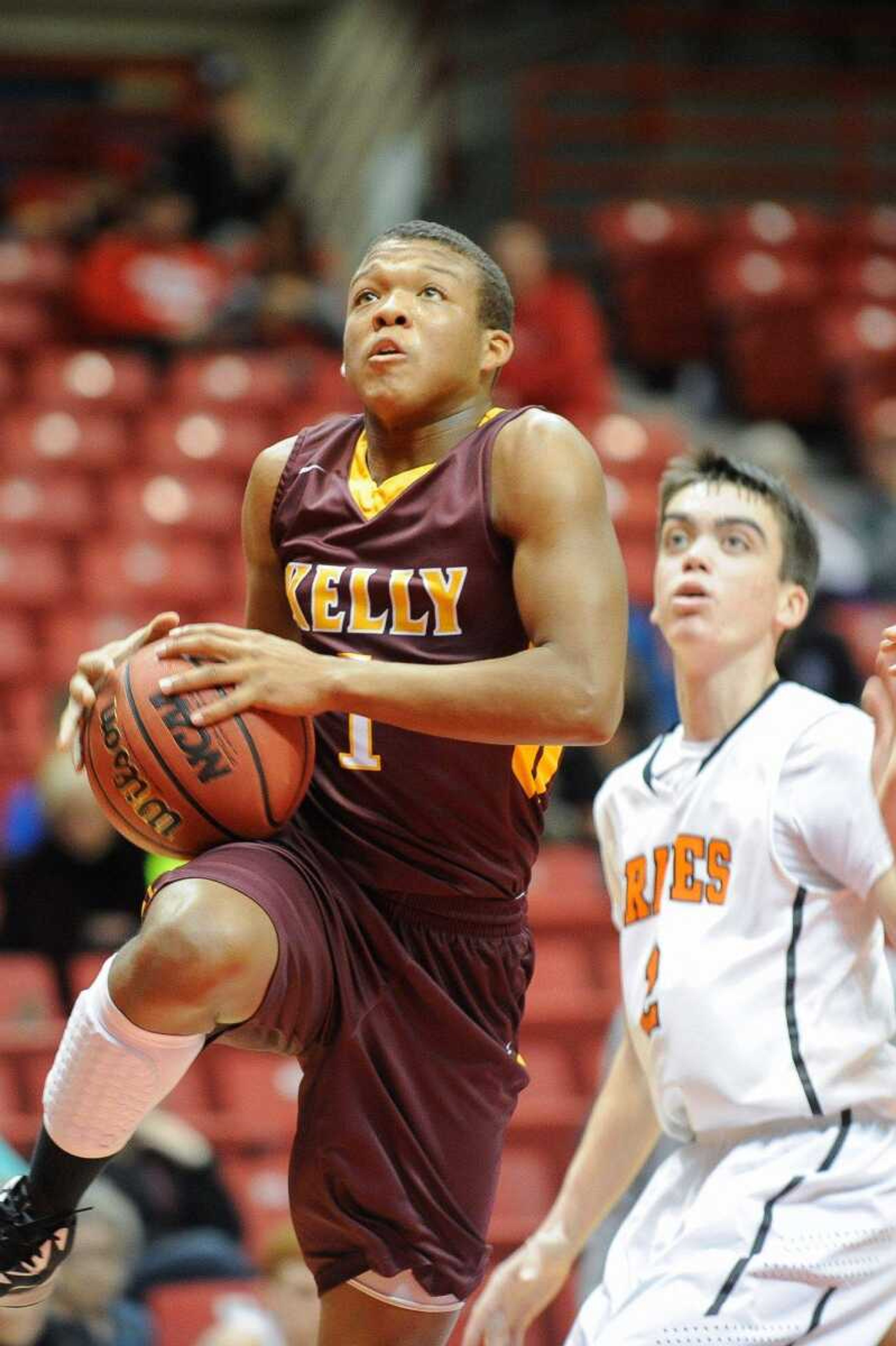 Kelly's Maurice Davis is one of several key returning starters for the Hawks this season. (Southeast Missourian file)