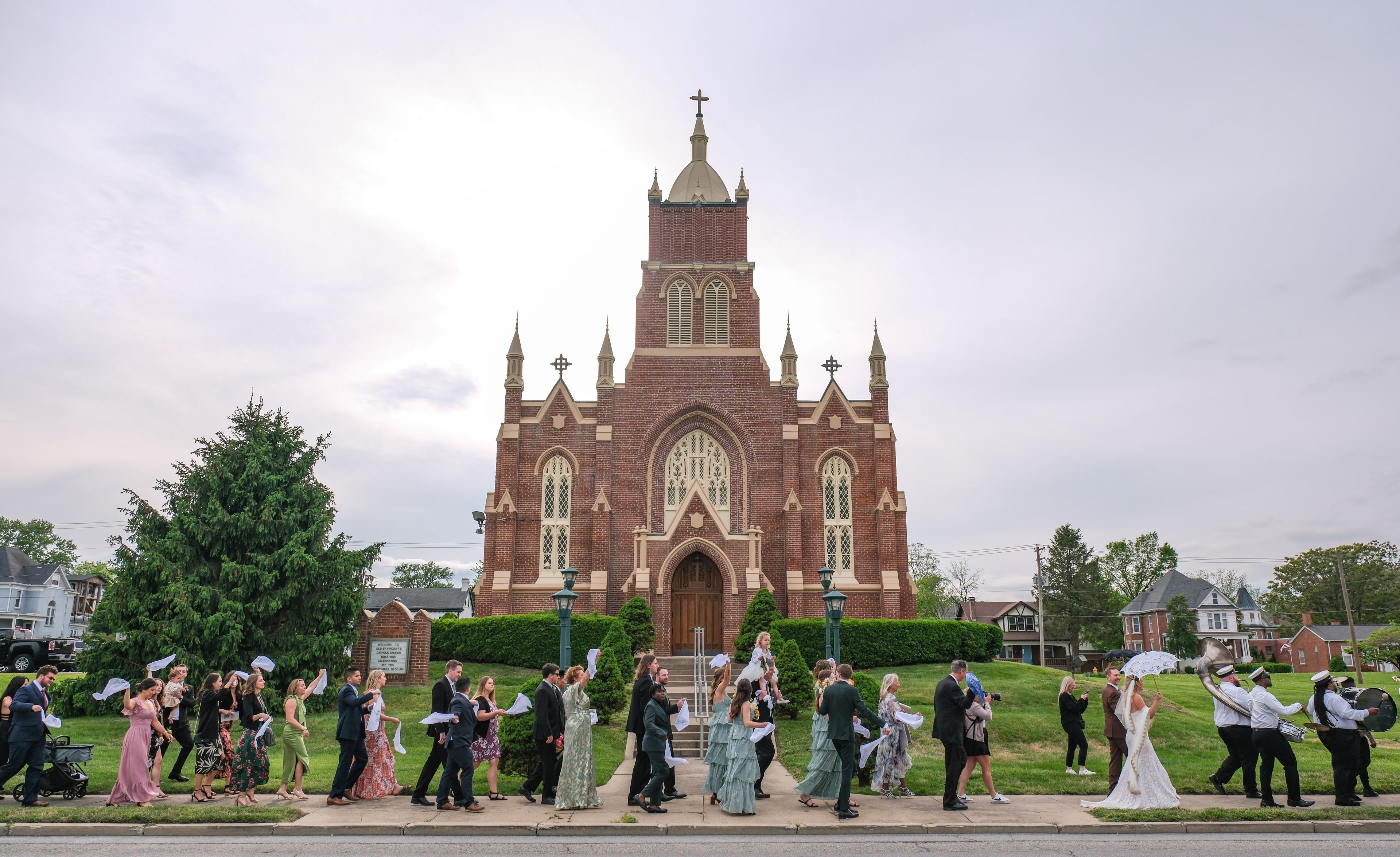 Photo gallery: Jazz band leads wedding processional through downtown Cape Girardeau