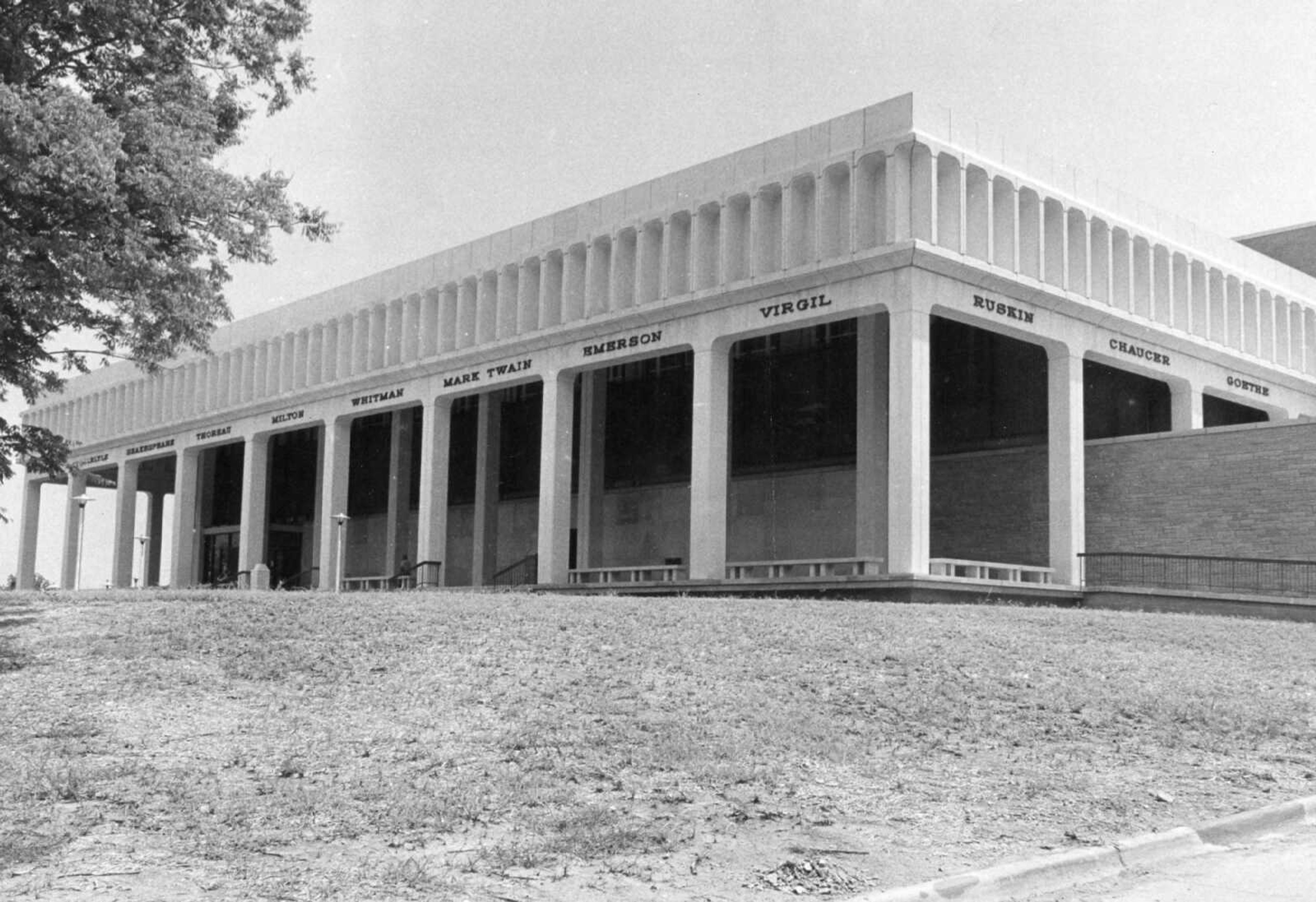 Published Aug. 15, 1968
The huge white portico bearing the names of some of history's great writers and thinkers represents a new landmark on the State College campus in the greatly expanded and improved Kent Library. The original library, erected in 1939, was enlarged five-fold in a project now virtually complete. The library expansion was necessary to make the facility equal to the demands imposed by a 6,500-member student body and correspondingly large faculty. (Southeast Missourian archive photo)