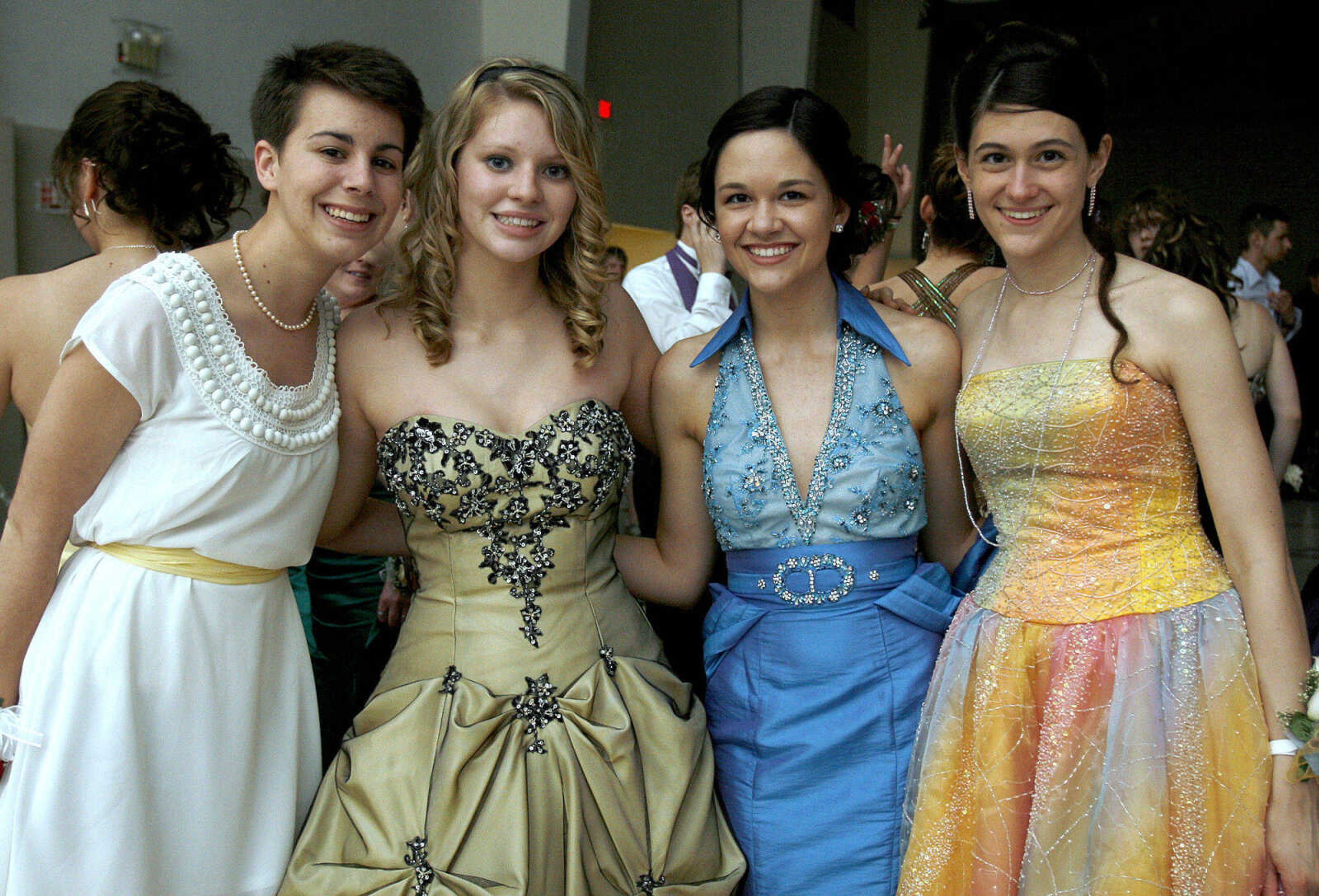 ELIZABETH DODD ~ edodd@semissourian.com
Photos from the 2009 Jackson High School Prom May 9 at the Osage Center.