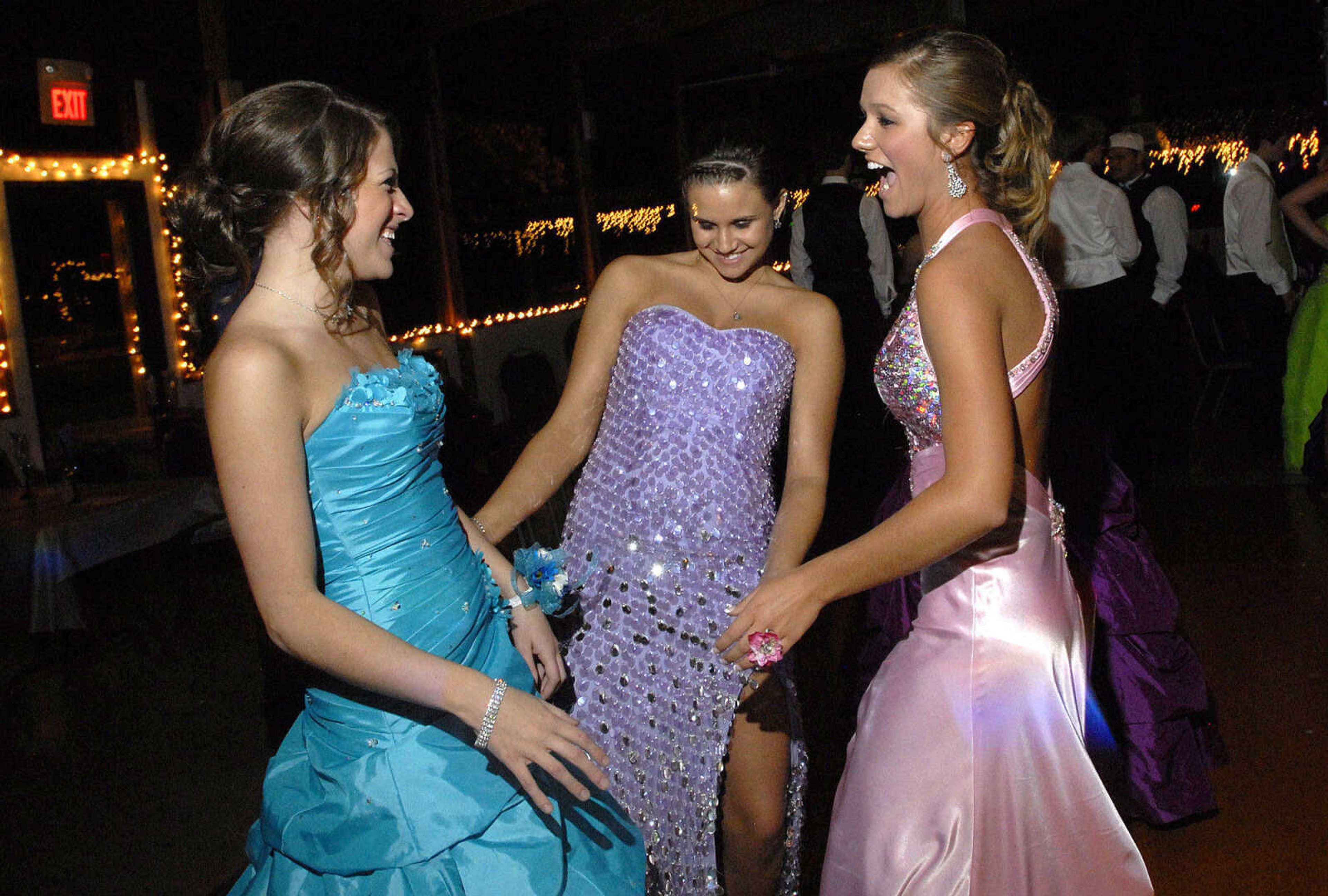 LAURA SIMON~lsimon@semissourian.com
Meadow Heights' prom "A Night to Remember" was held Saturday, April 30, 2011 at Deerfield Lodge.