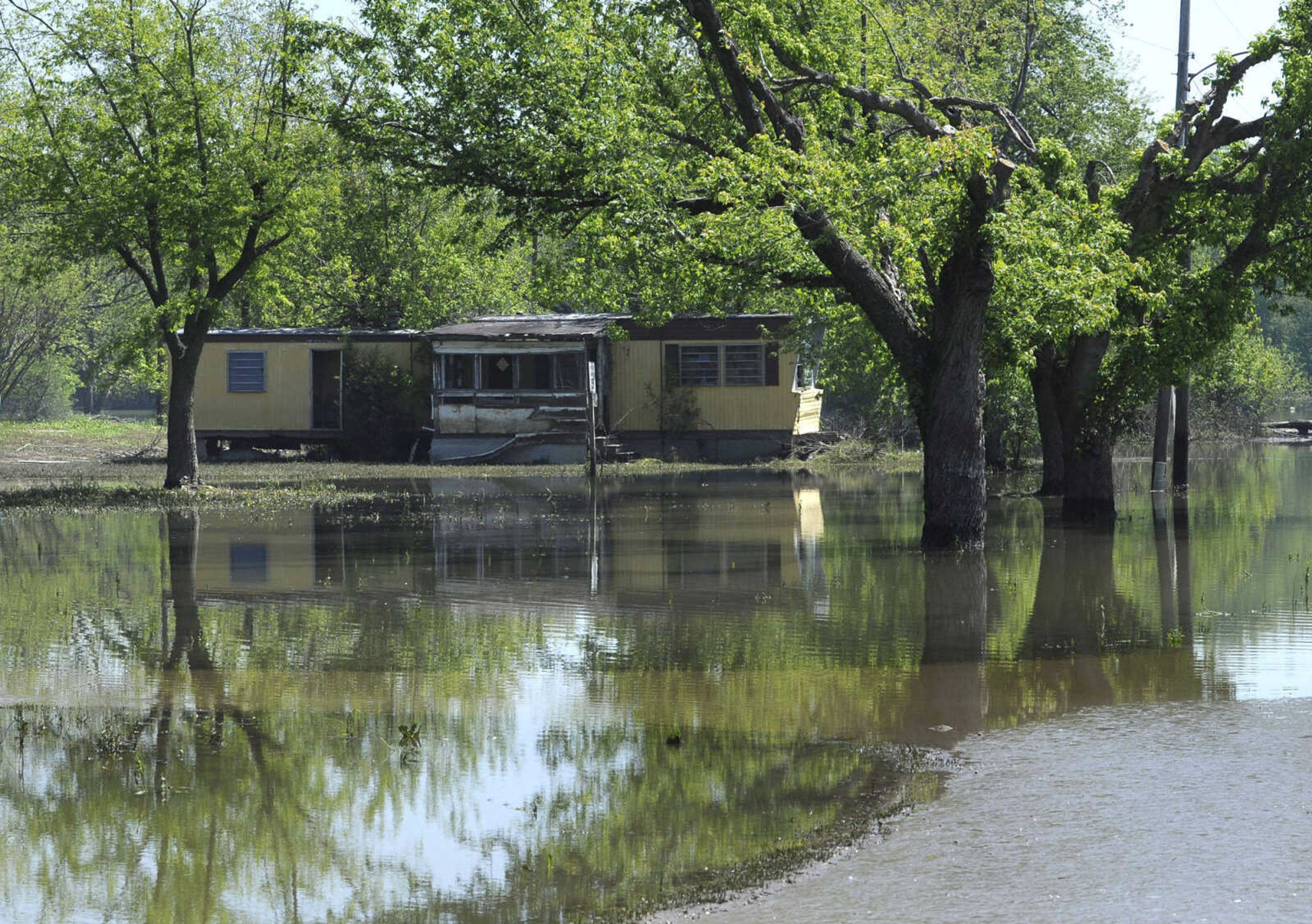 FRED LYNCH ~ flynch@semissourian.com
Mississippi River floodwaters are receding Sunday, May 8, 2011 in Commerce, Mo.