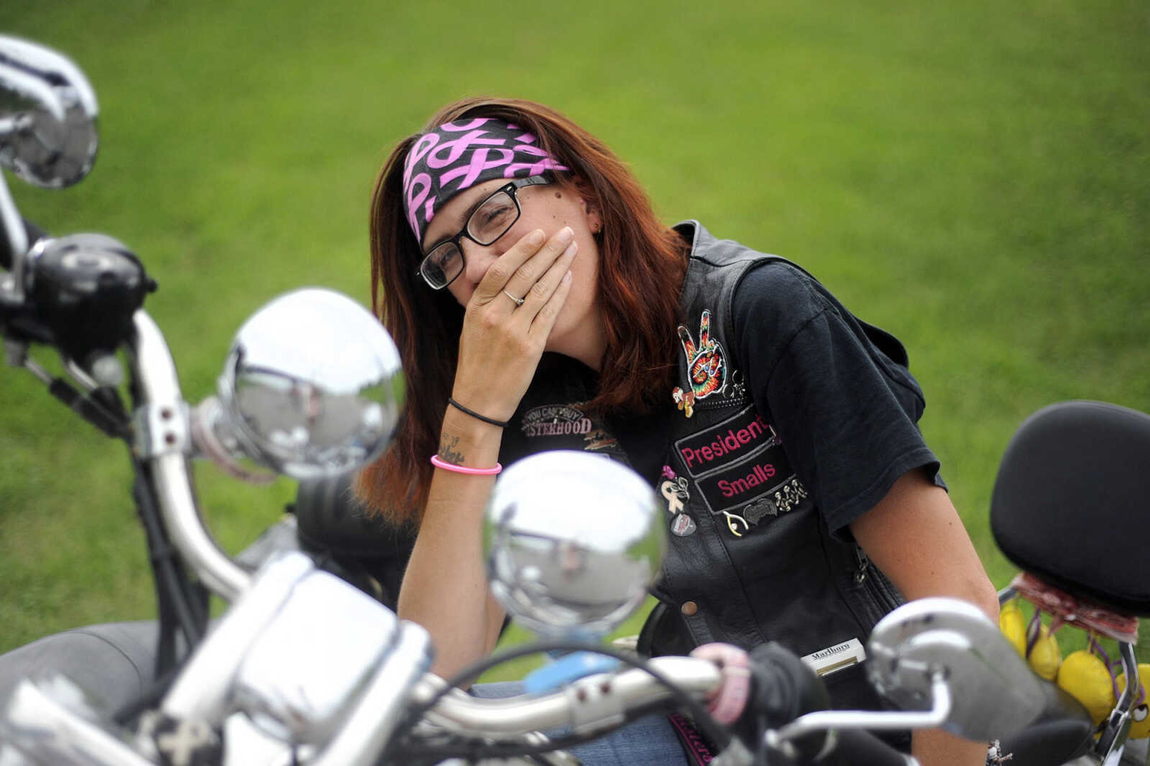 LAURA SIMON ~ lsimon@semissourian.com

Angela "Smalls" Peters laughs with her friend "Sizzle"  in Cape Girardeau on Thursday, Aug. 18, 2016.