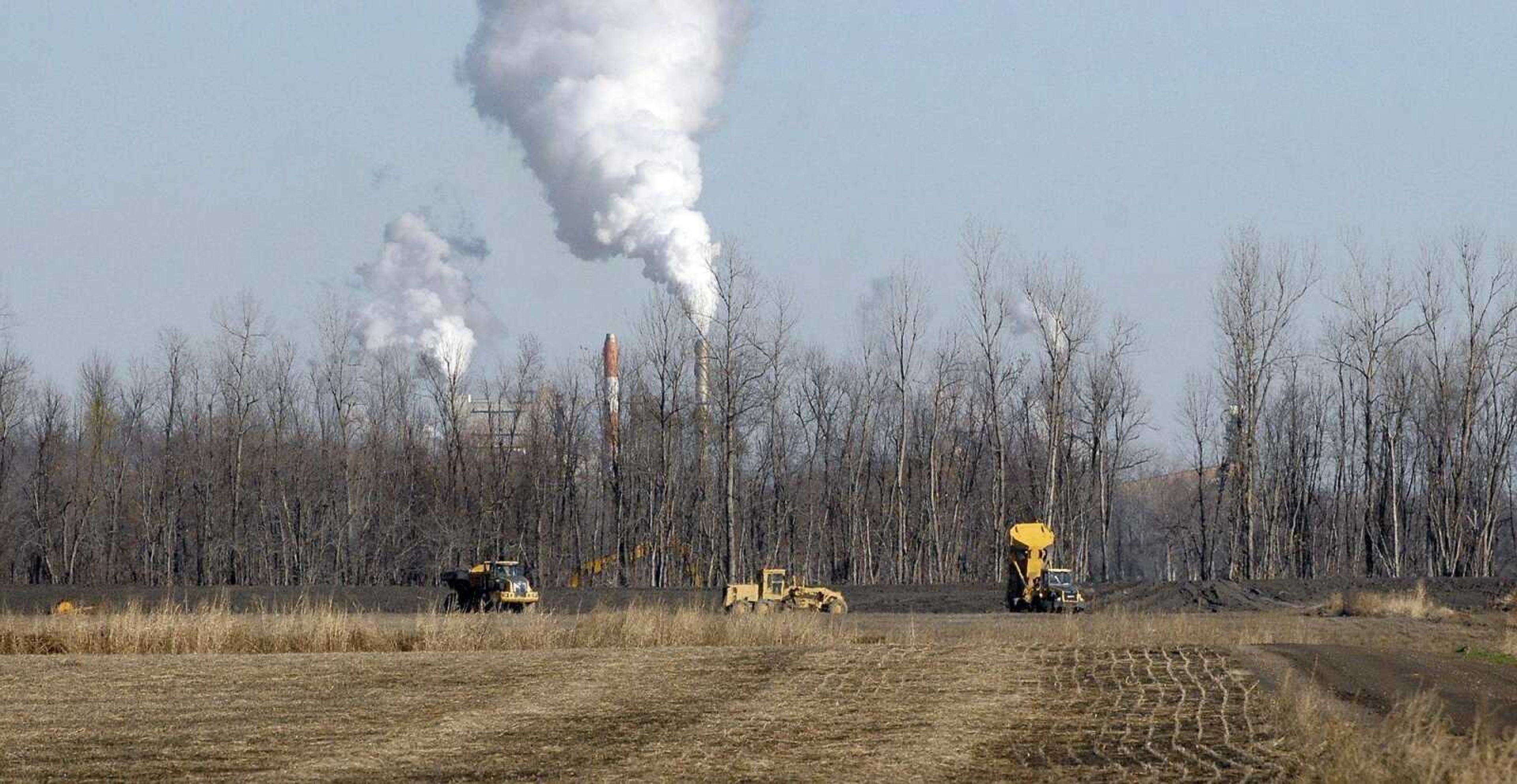 The U.S. Army Corps of Engineers is seen working on the Birds Point levee in November last year. (Laura Simon)