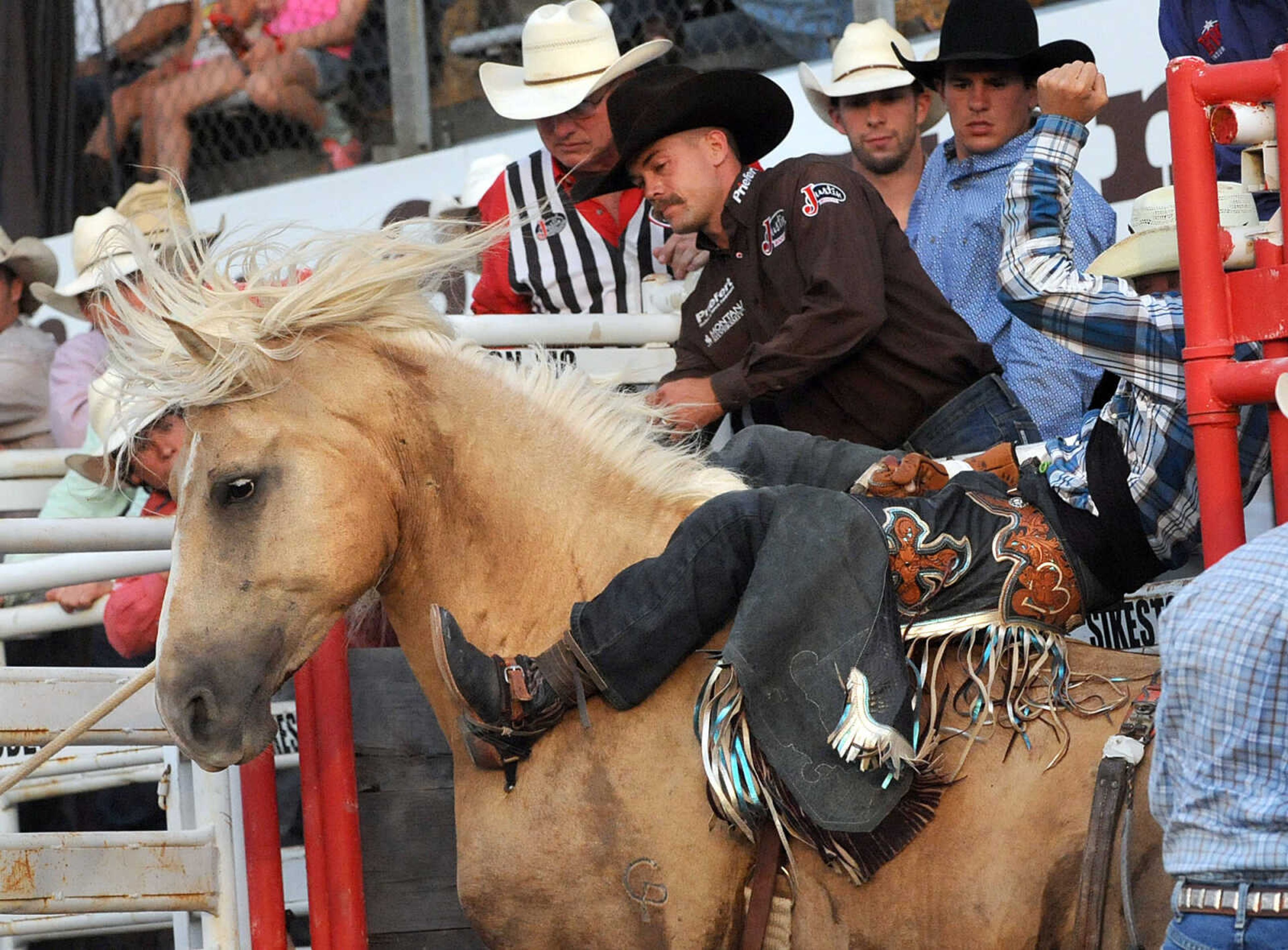 LAURA SIMON ~ lsimon@semissourian.com
The Jaycee Bootheel Rodeo Wednesday night, Aug. 8, 2012 in Sikeston, Mo.