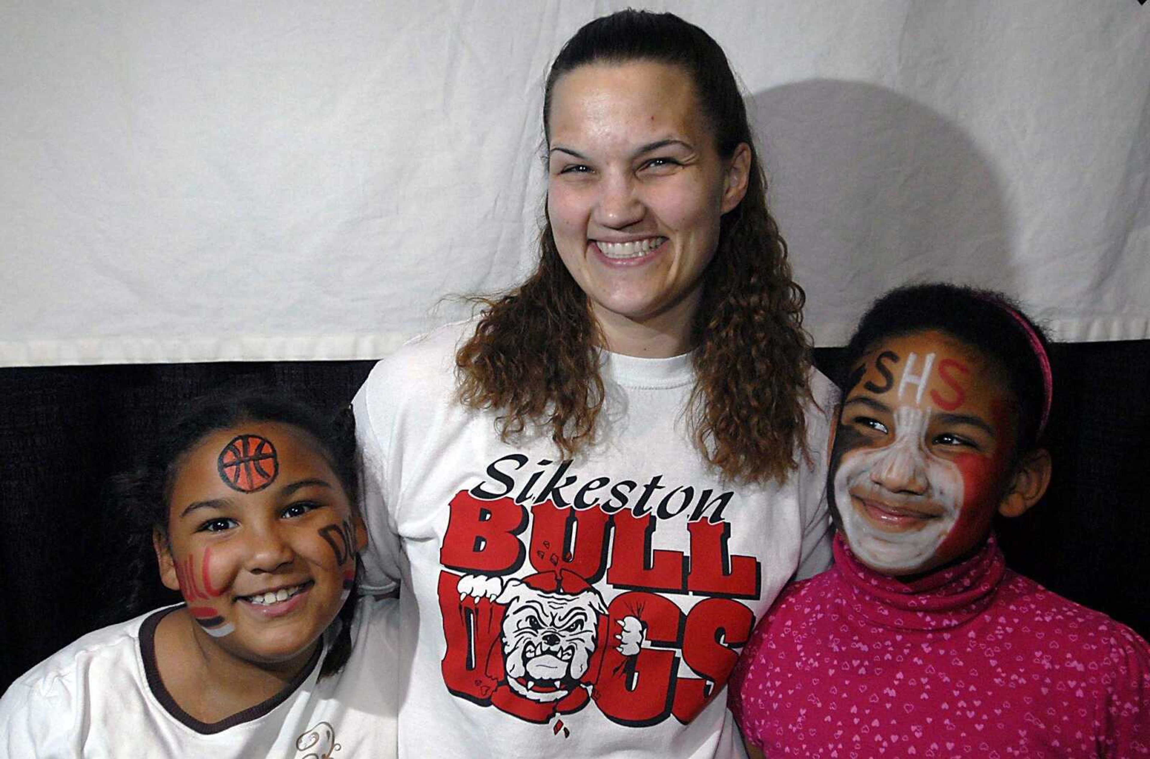 KIT DOYLE ~ kdoyle@semissourian.com
Fans at the Showdown at the Show Me Center.