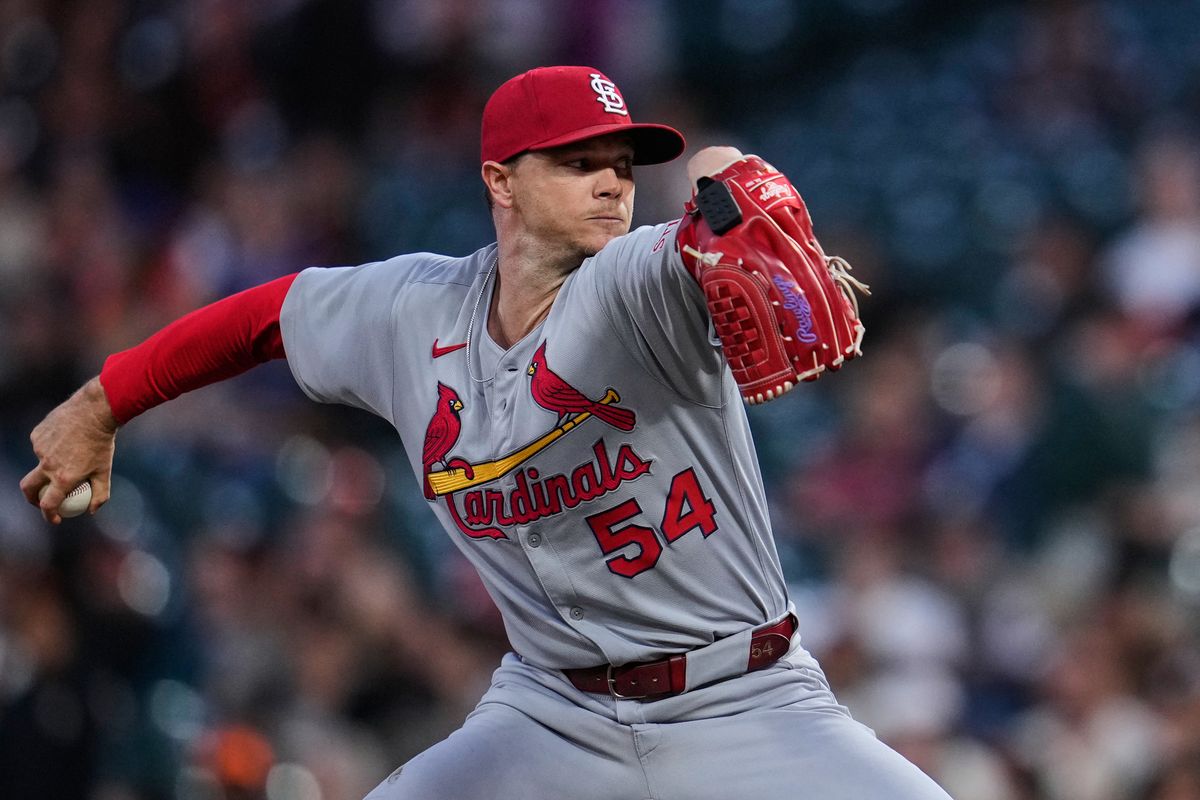 Cardinals trade right-hander Sonny Gray to Red Sox