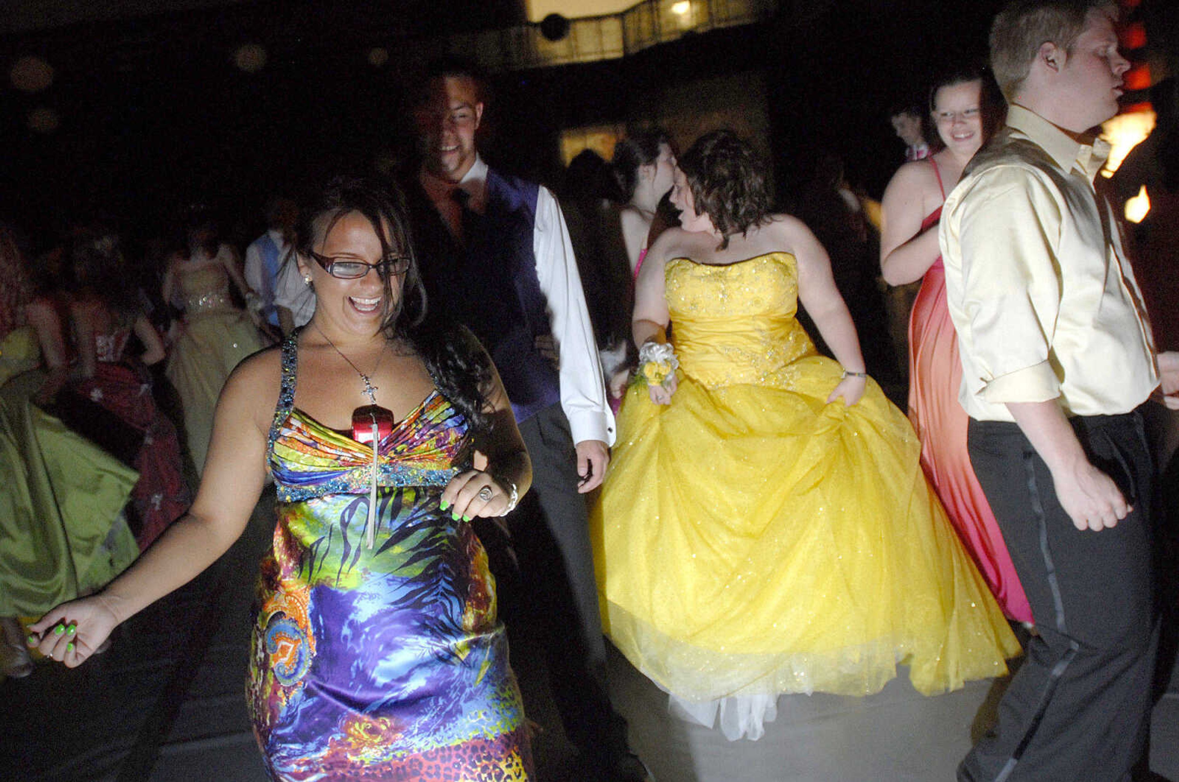 LAURA SIMON~lsimon@semissourian.com
Jackson High School Prom Saturday, May 8, 2010.