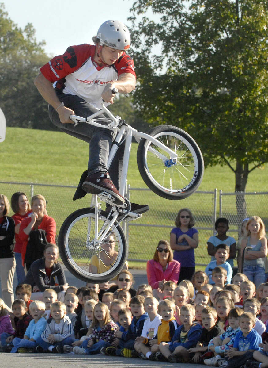 洋書 BMX Tricks Games and Competitions BMX Flatland: FULL COMPETITION | X Games Japan 2023 - YouTube