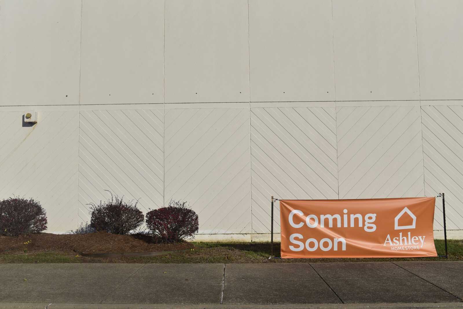 Ashley Furniture to occupy anchor spot at West Park Mall