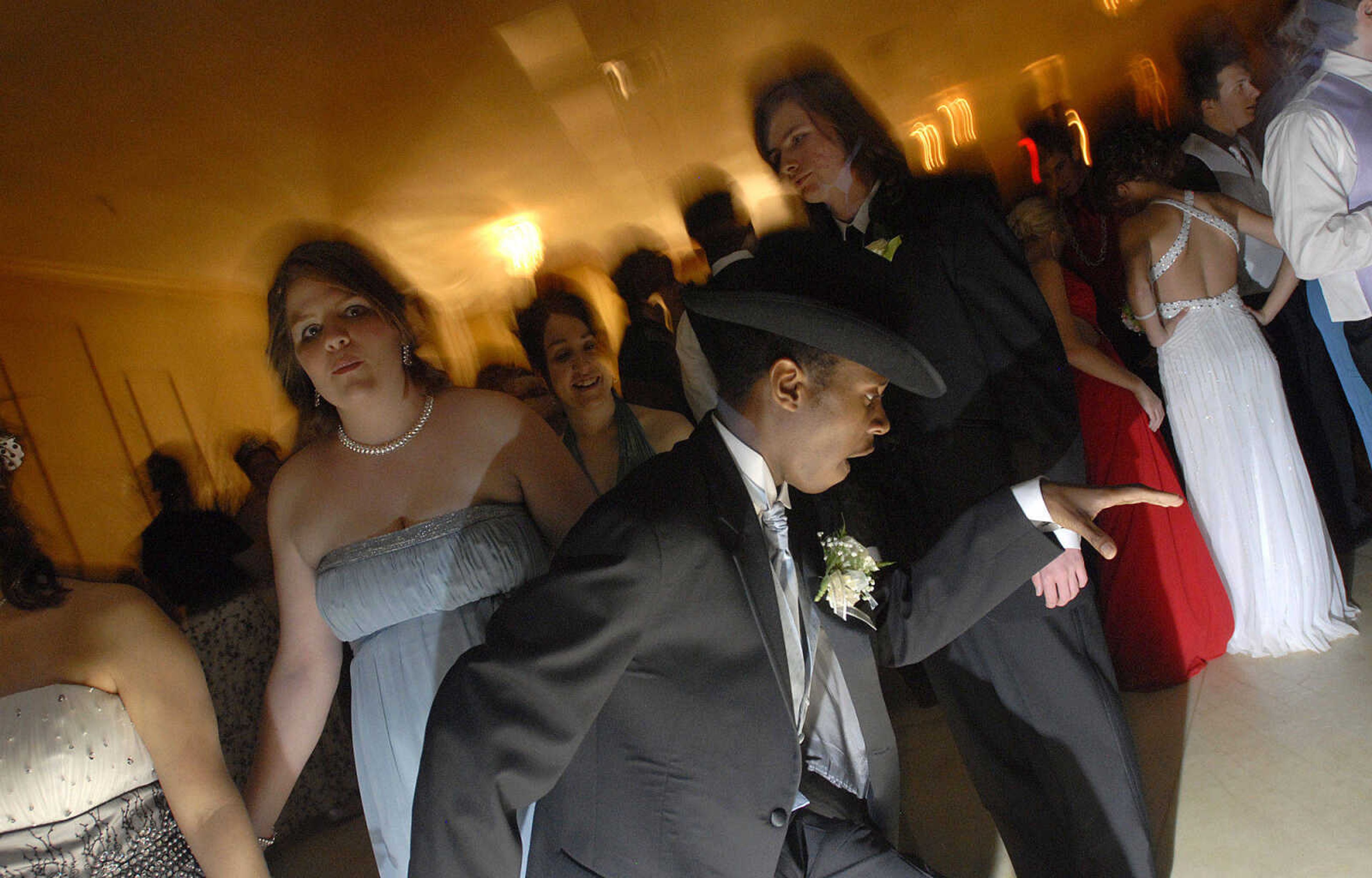 LAURA SIMON~lsimon@semissourian.com
Cape Central High School "Arabian Nights" Prom May 1, 2010.