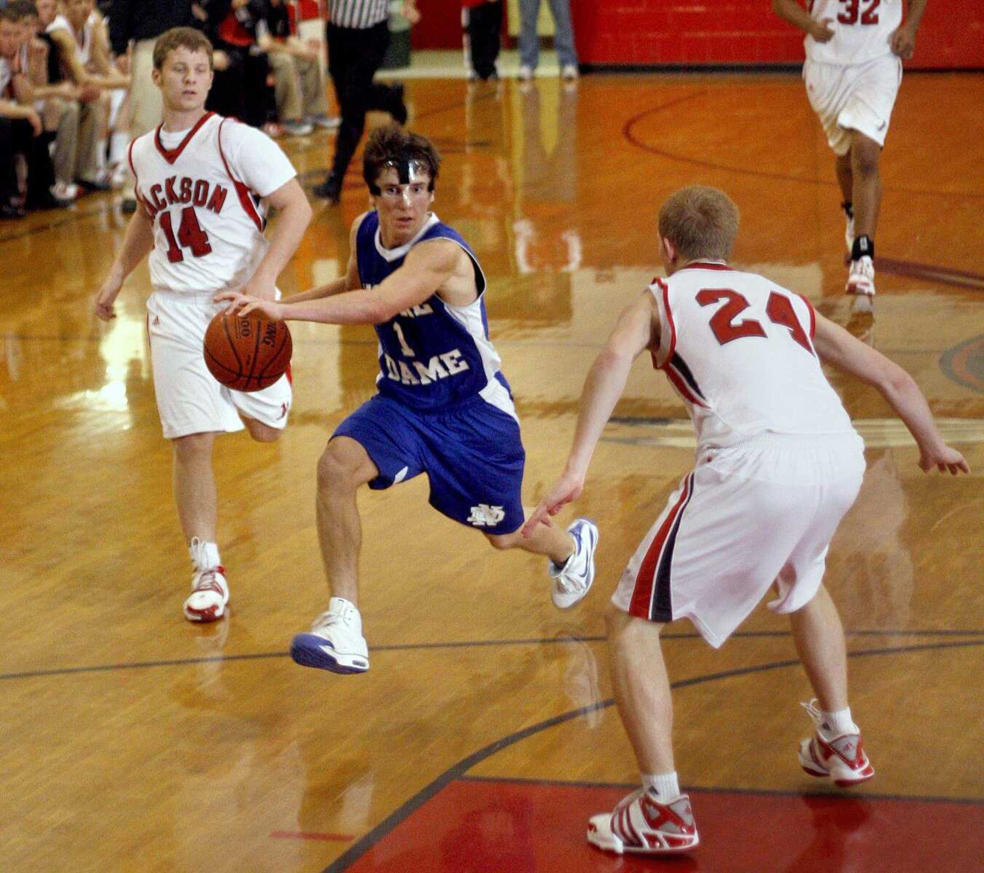 ELIZABETH DODD ~ edodd@semissourian.com
Notre Dame's Nick Koeppel finds a lane in the second half against Jackson.