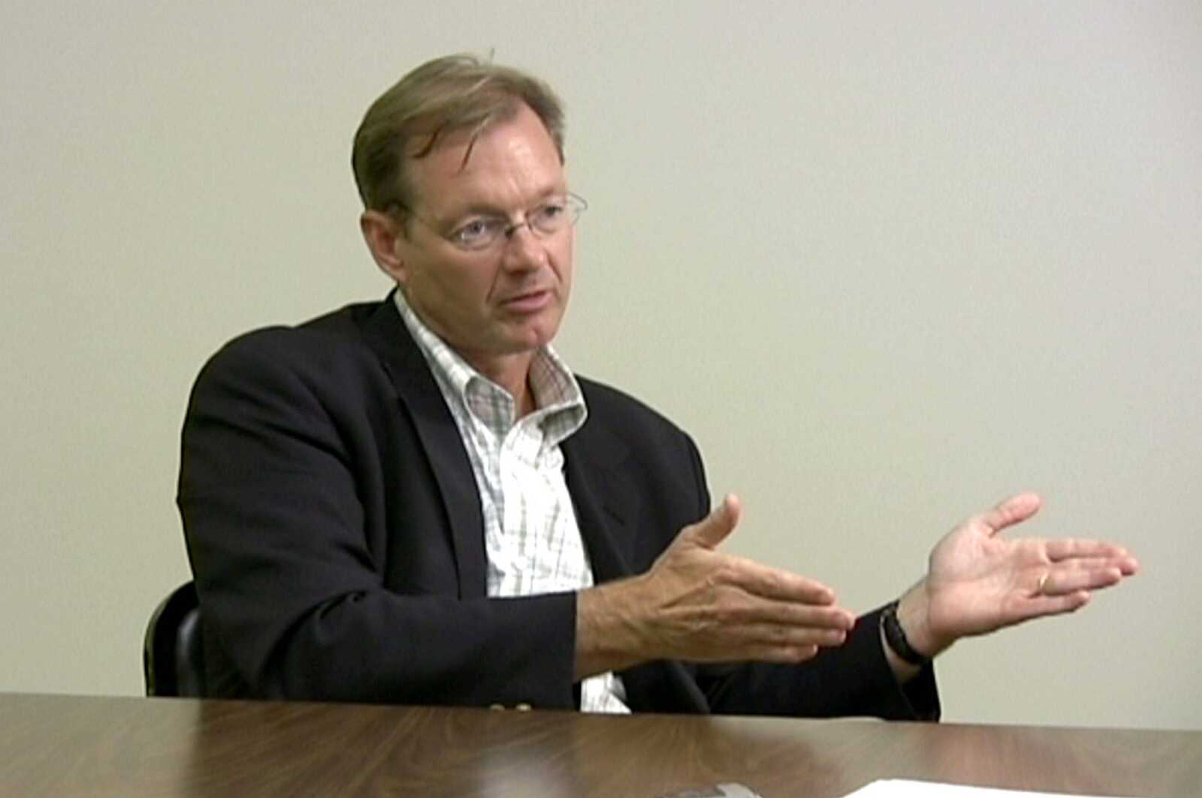 AARON EISENHAUER ~ aeisenhauer@semissourian.com
Kenny Hulshof, the Republican candidate for governor, makes a point during an interview with the Southeast Missourian.