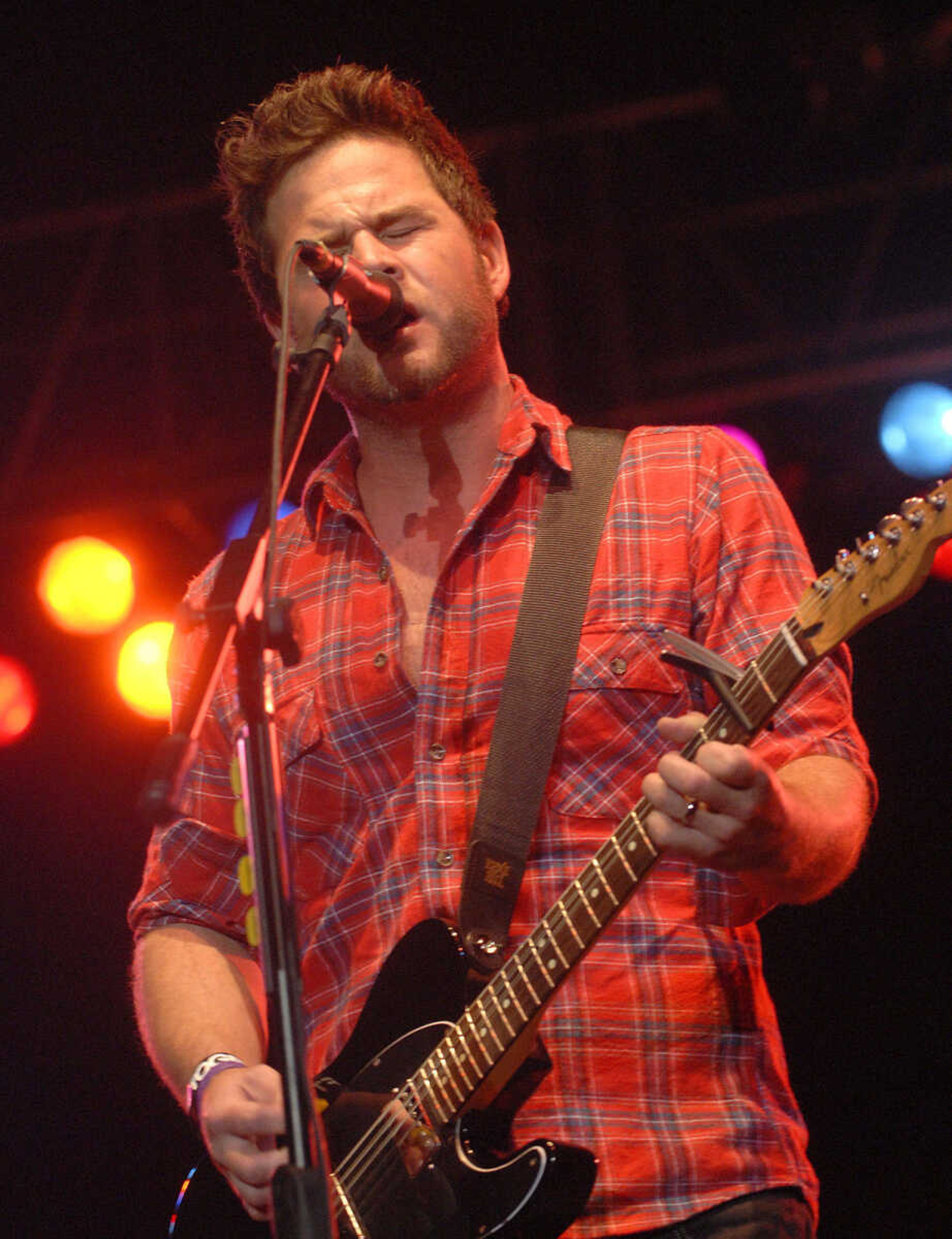 LAURA SIMON ~ lsimon@semissourian.com
Country music singer and Kennett, Mo. native David Nail performs in the grandstand Saturday, September 17, 2011 during the final day of the SEMO District Fair at Arena Park in Cape Girardeau.