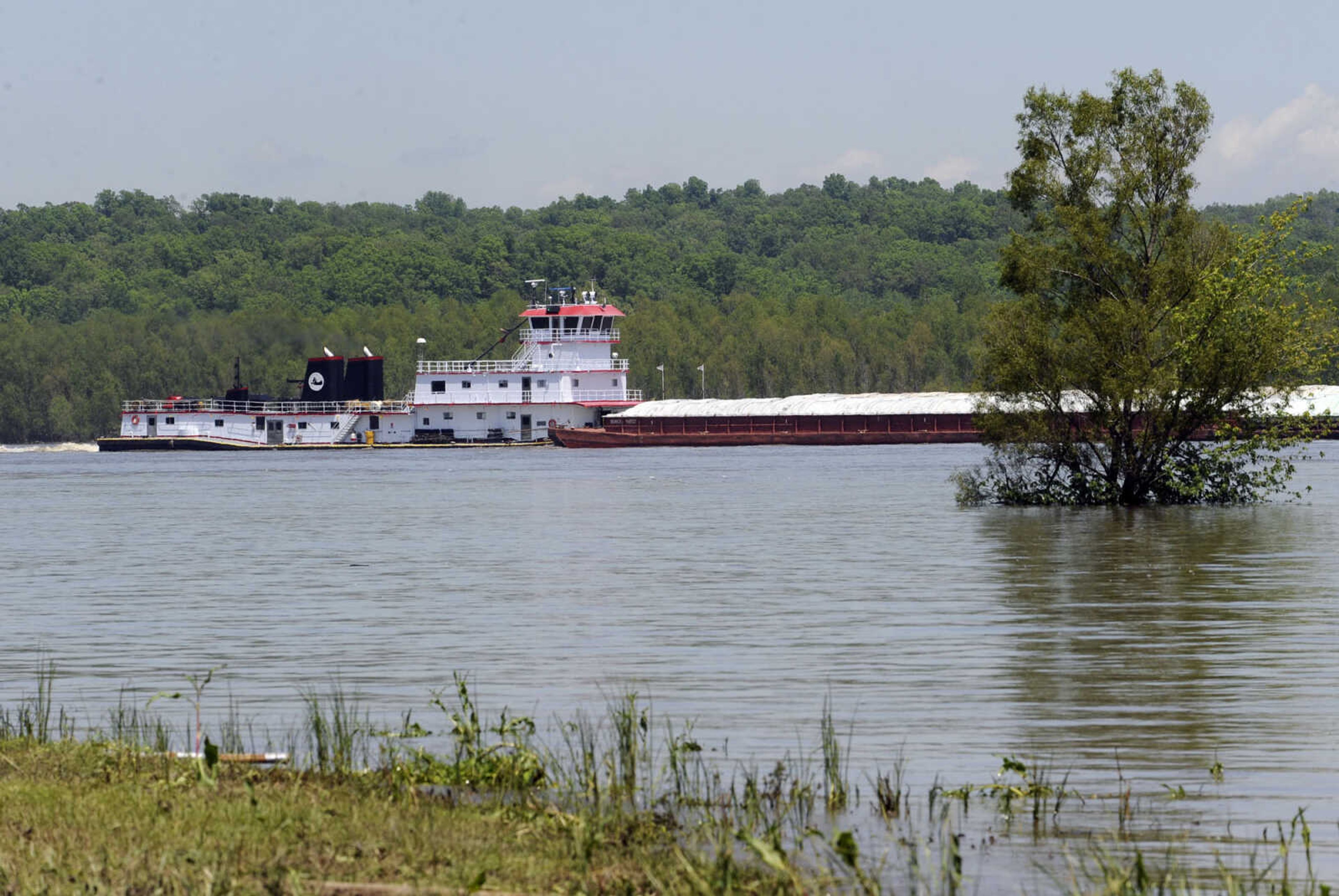 FRED LYNCH ~ flynch@semissourian.com
A towboat moves down the Mississippi River Sunday, May 8, 2011 at Commerce, Mo.