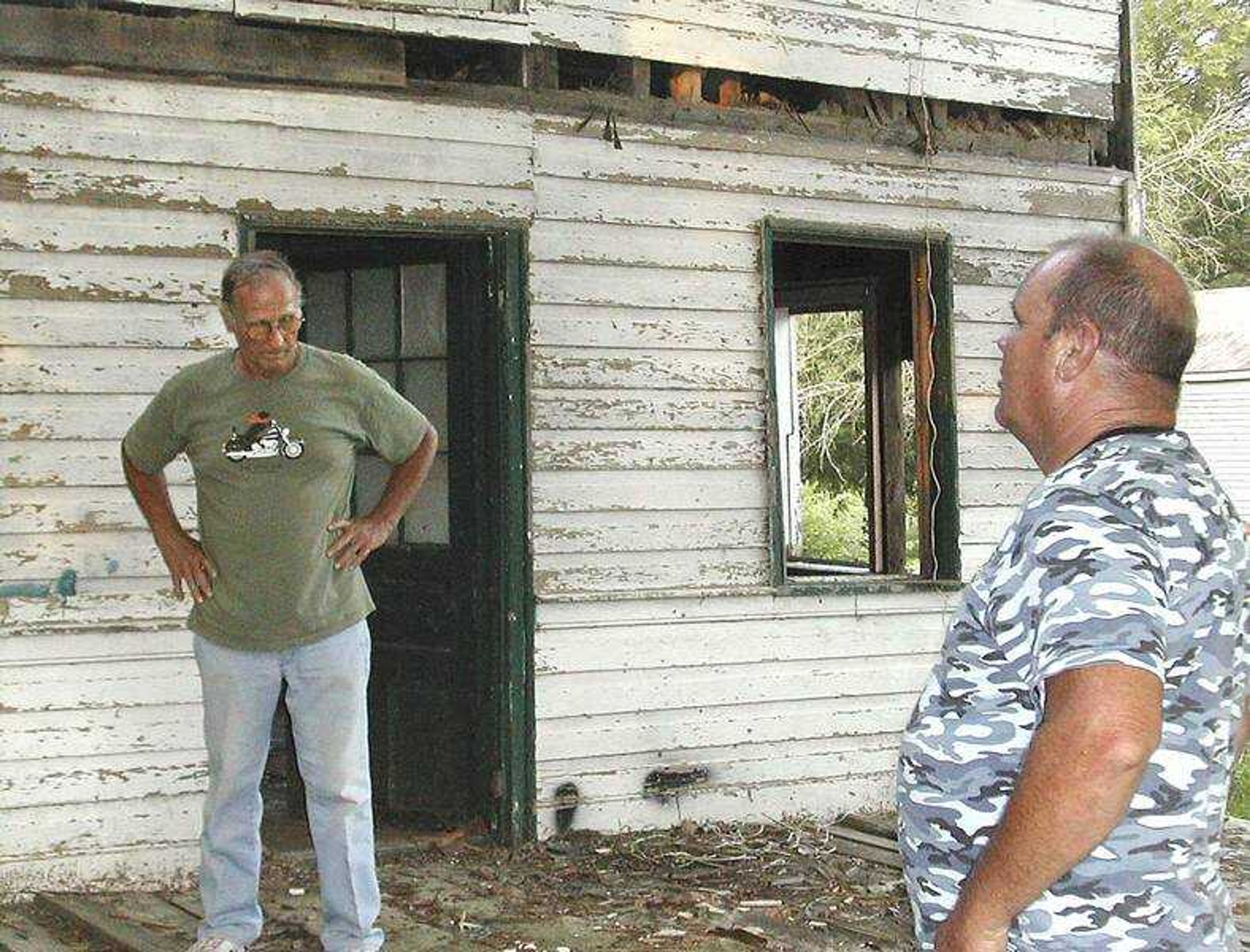 Siblings hope to save grandparents' former house at Old Appleton