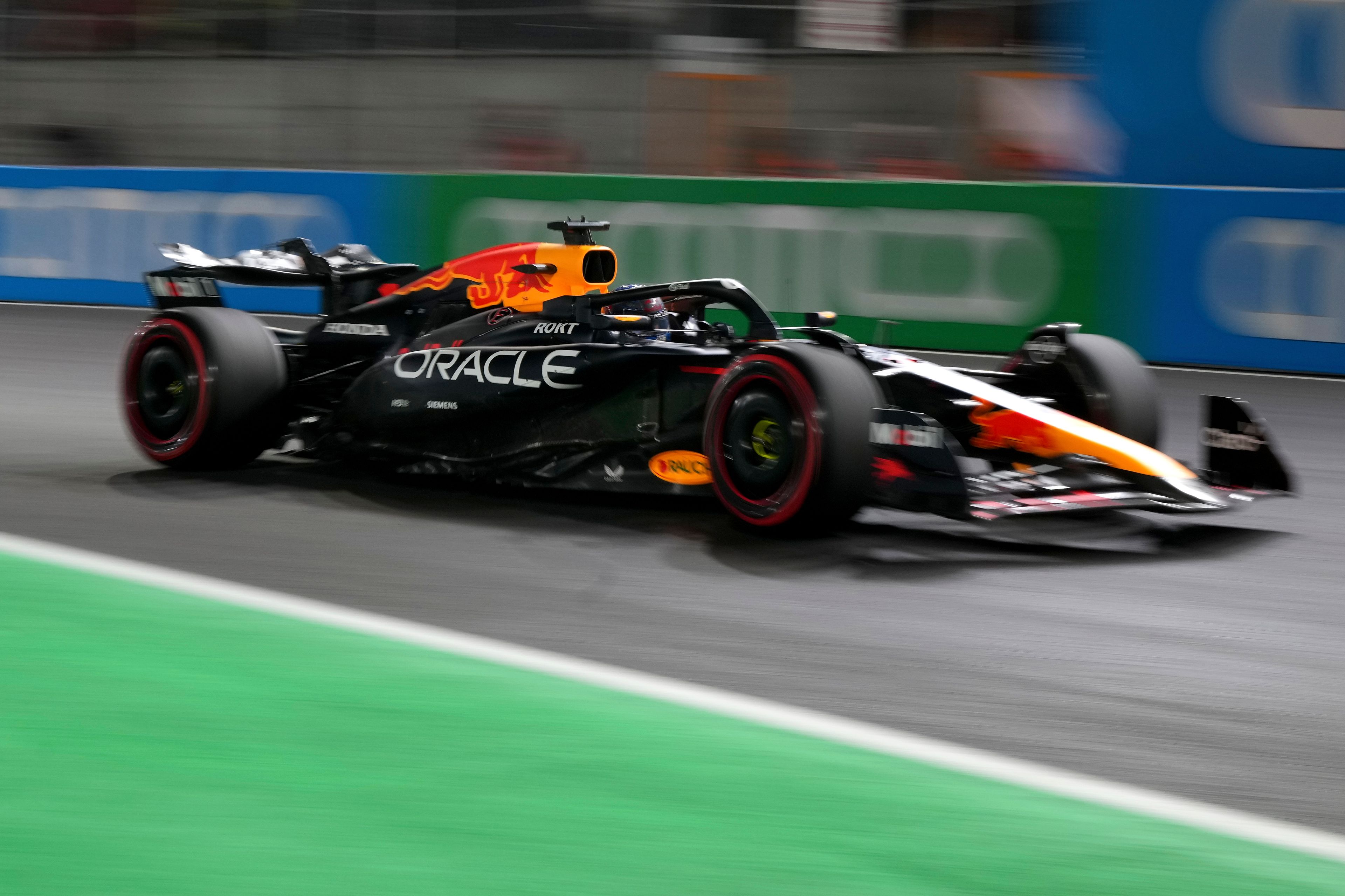 Red Bull driver Max Verstappen, of the Netherlands, drives the course during qualifying for the Formula One U.S. Grand Prix auto race, Friday, Nov. 22, 2024, in Las Vegas. (AP Photo/Rick Scuteri)