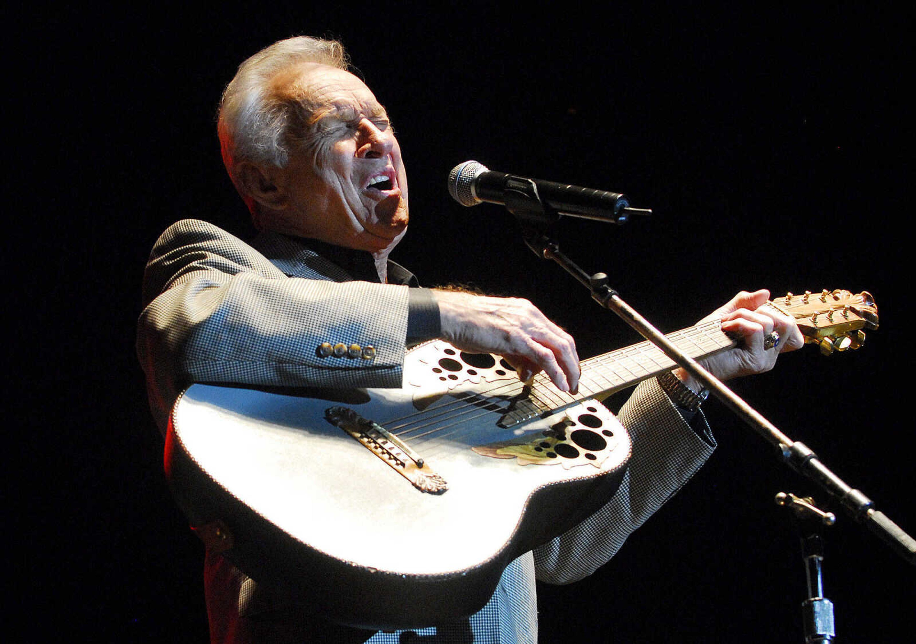 LAURA SIMON~lsimon@semissourian.com
Mel Tillis and his band perform Thursday, September 16, 2010 during the 155th Annual SEMO District Fair.