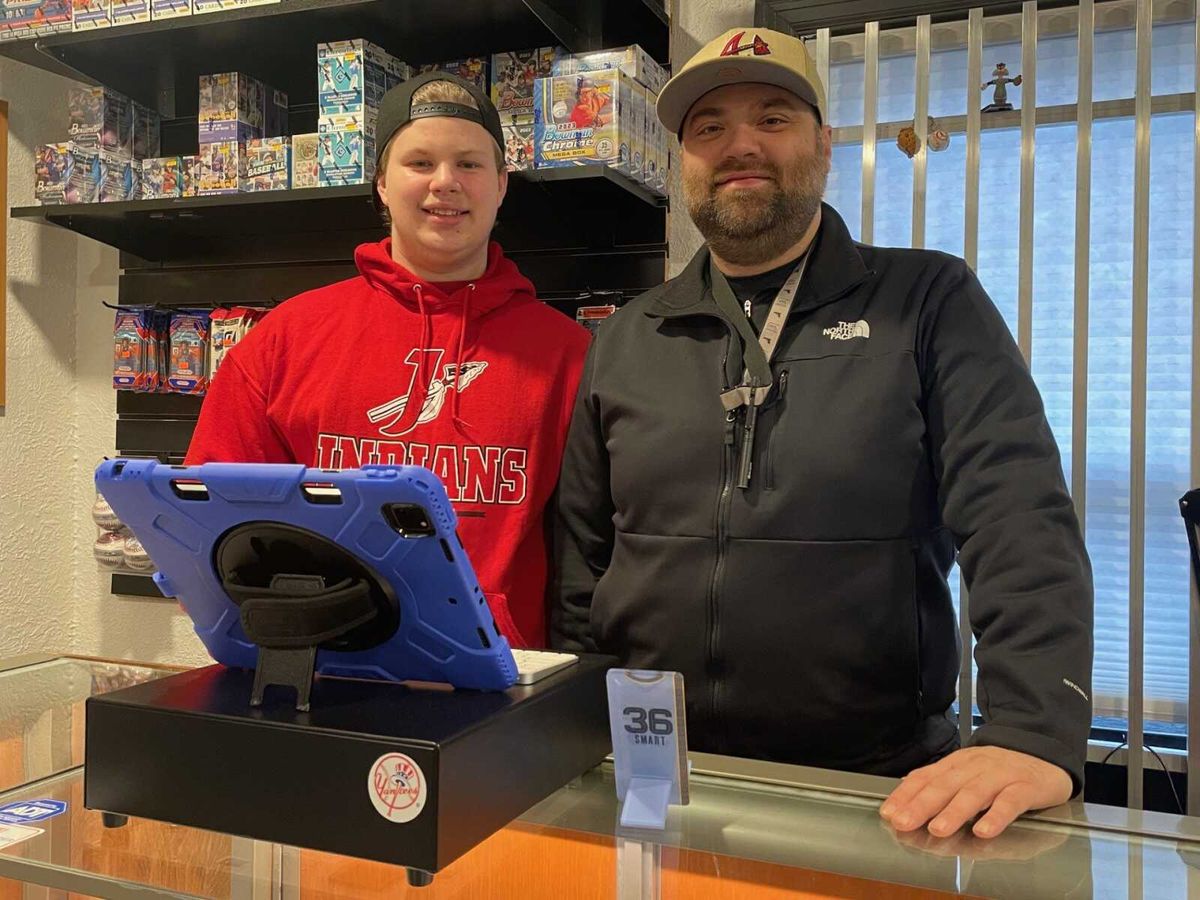 Jackson sports card store brings fans, family together