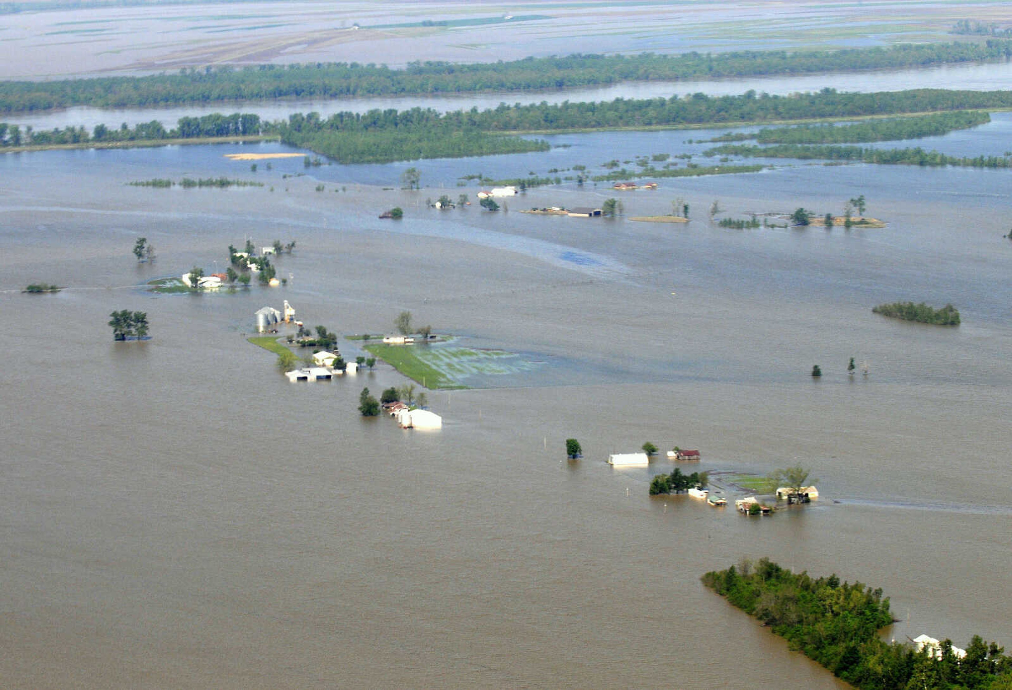 KRISTIN EBERTS ~ keberts@semissourian.com

Floodwater drowns the farmland south of Horseshoe Lake near Willard, Ill., on Thursday, April 28, 2011.