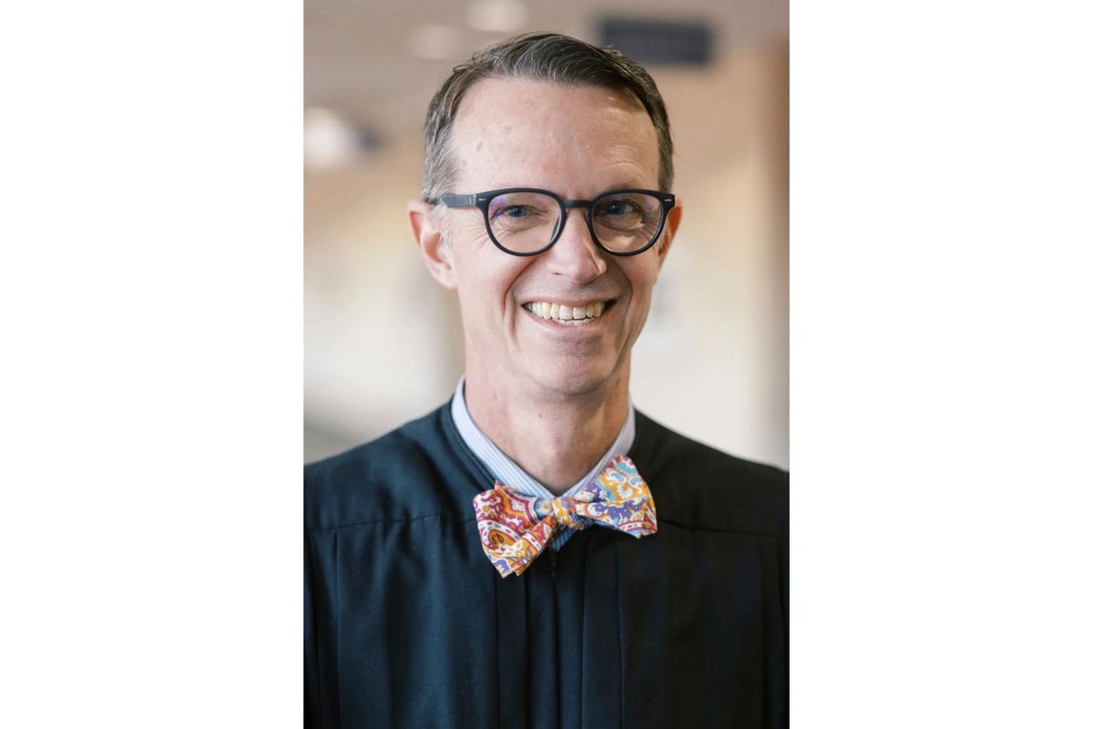 Missouri judge who wore Elvis wig, often played his music in court agrees to step down