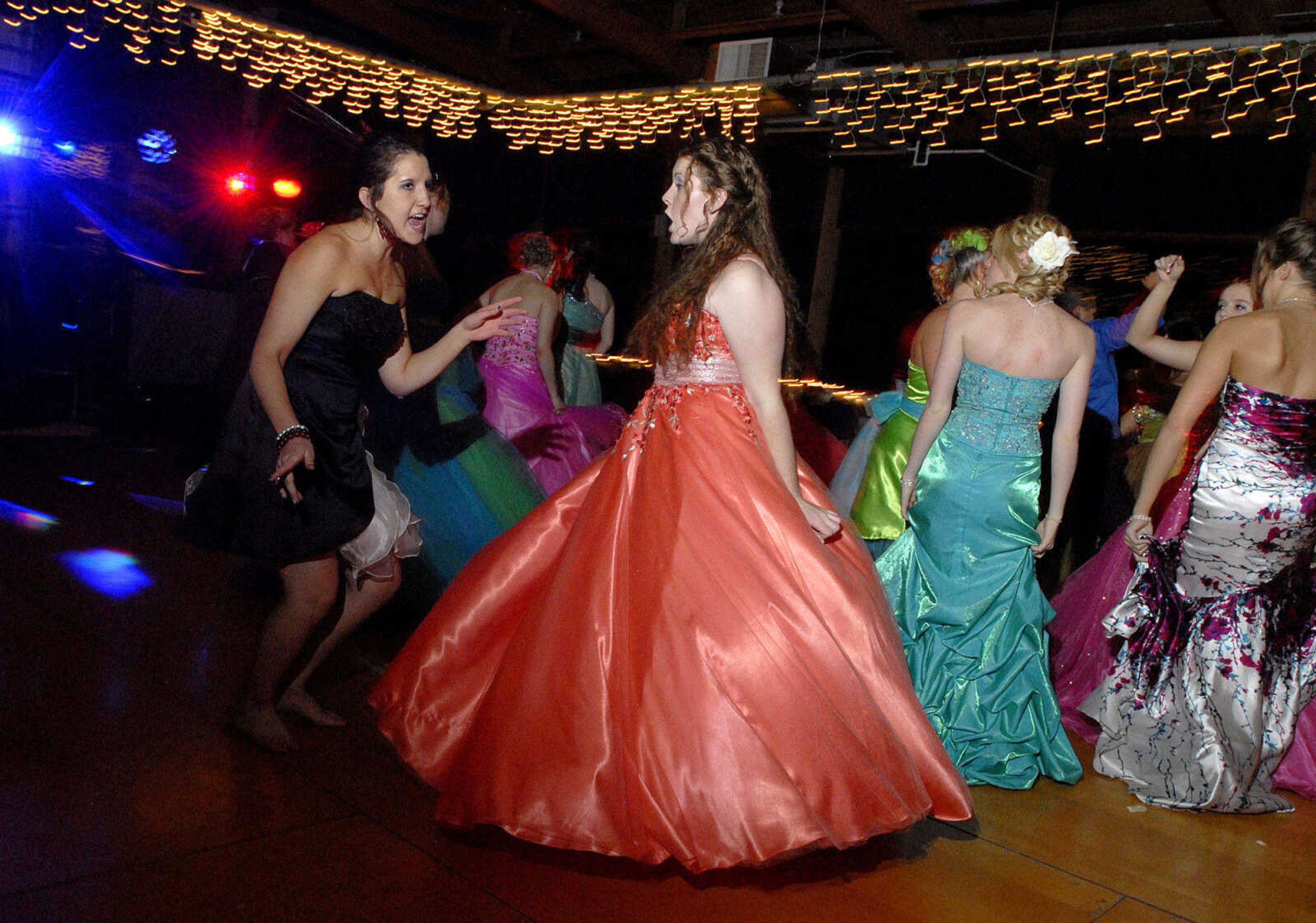 LAURA SIMON~lsimon@semissourian.com
Meadow Heights' prom "A Night to Remember" was held Saturday, April 30, 2011 at Deerfield Lodge.