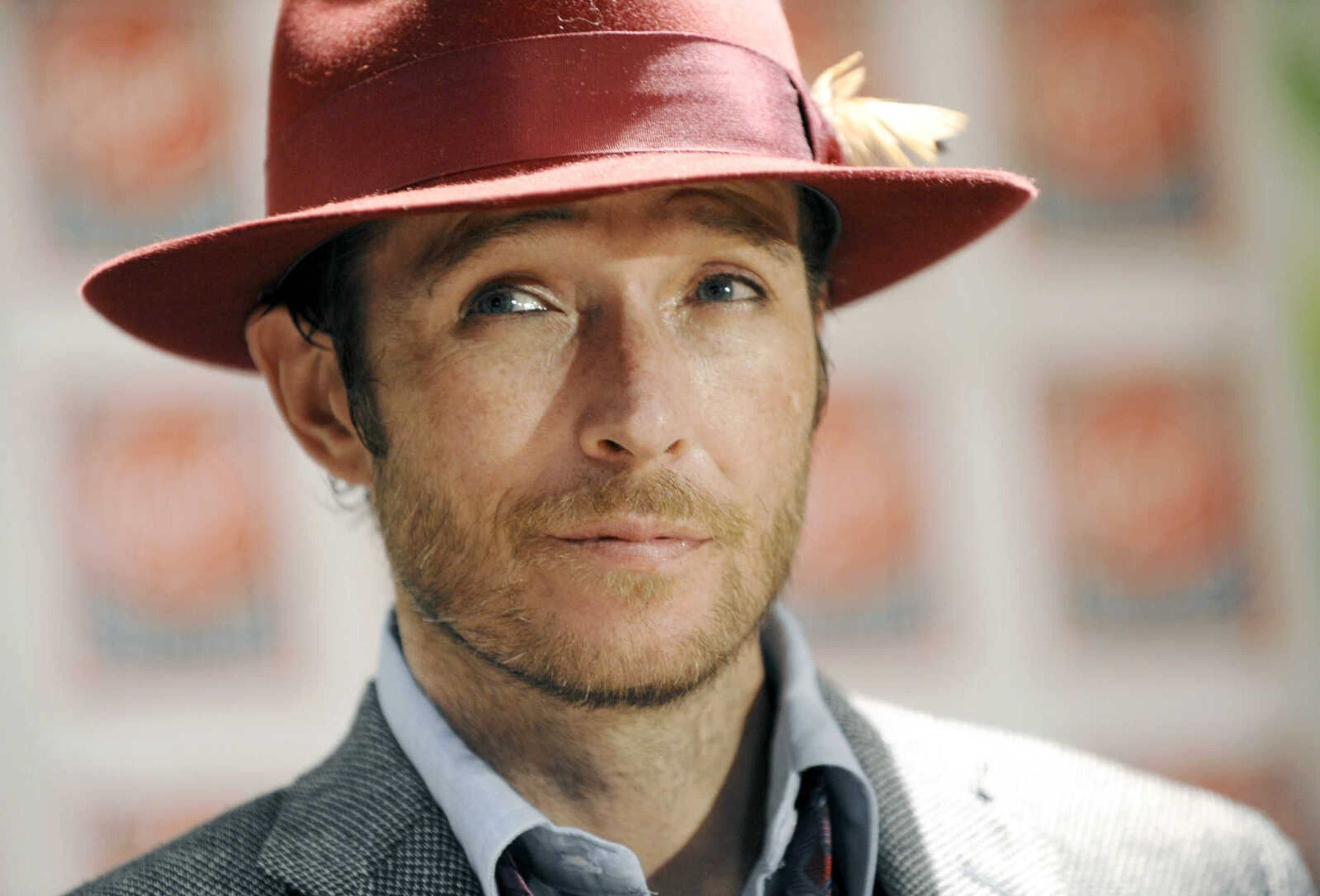 Singer Scott Weiland poses before signing copies of his album, "Happy in Galoshes," on Nov. 24, 2008, in Los Angeles. (Chris Pizzello ~ Associated Press)