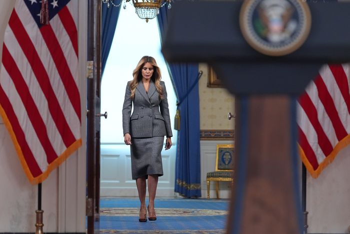 Melania Trump delivers statement at White House denying knowledge of J...